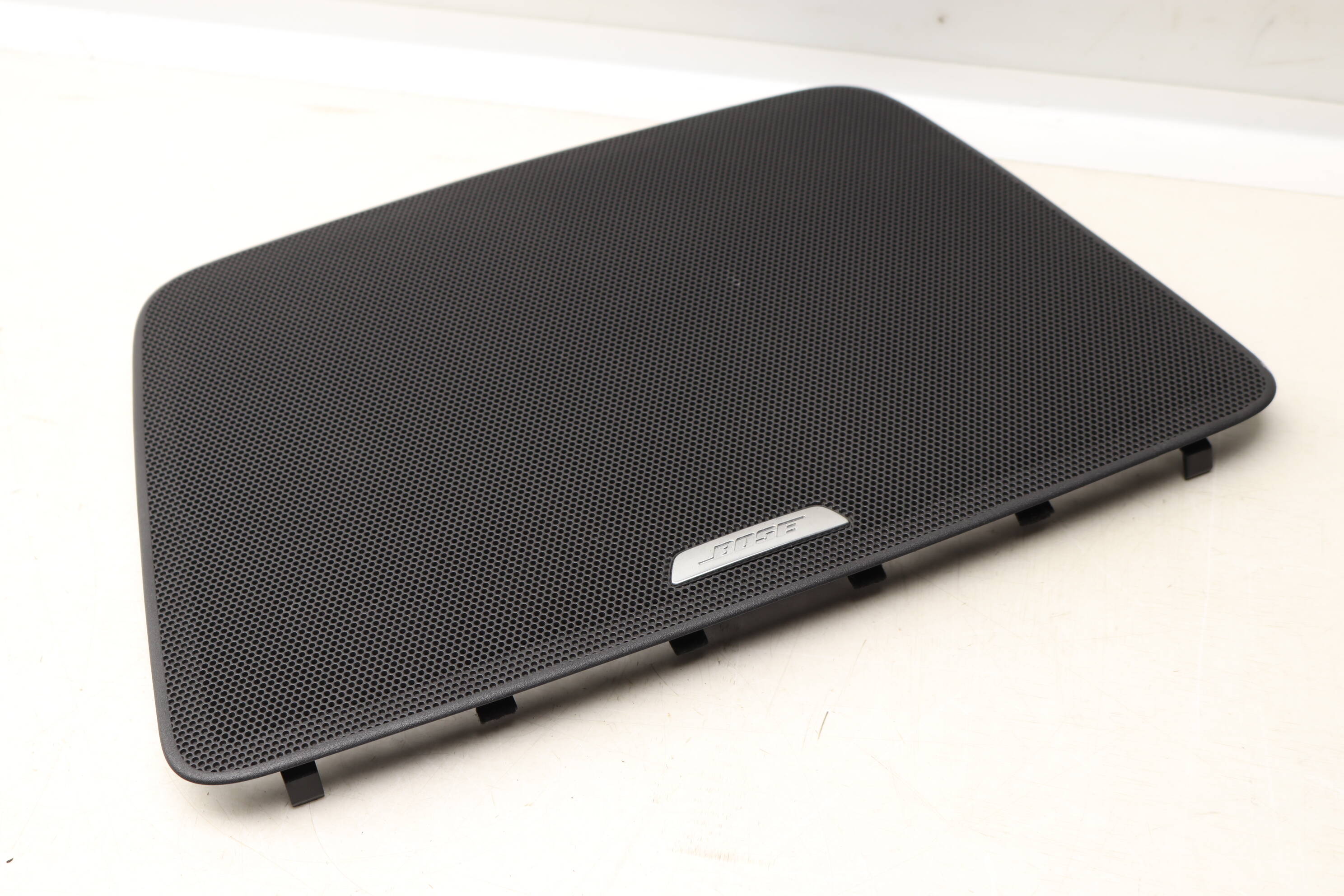 Center Deck Bose Speaker Grille / Cover 4H0035435A