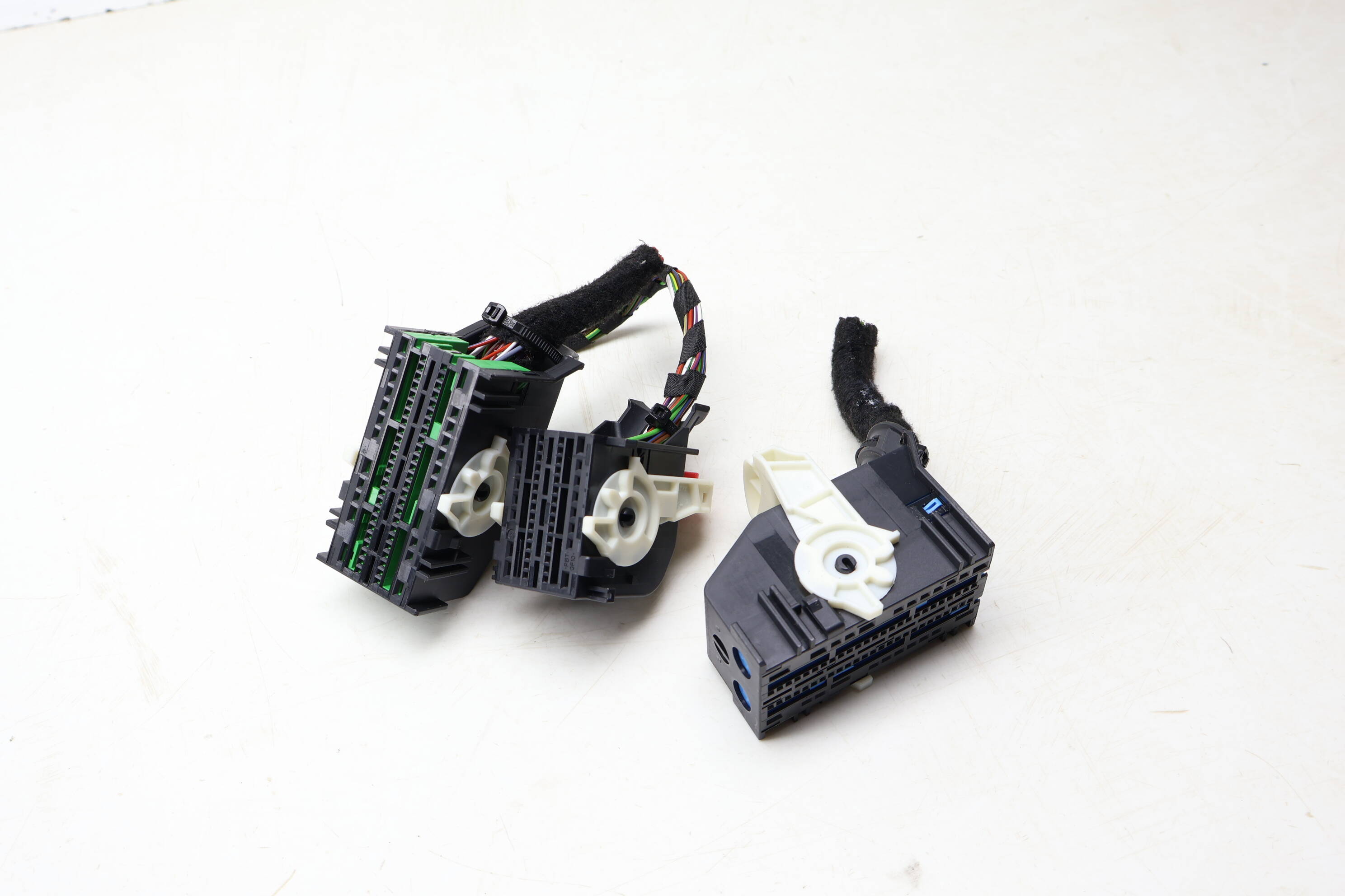 Onboard Supply Module Wiring Connector / Pigtail Set