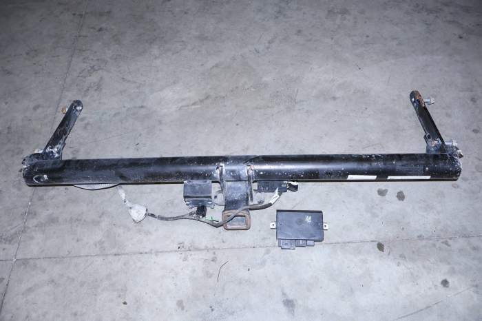 Trailer / Tow Hitch W/ Module 3CN803881B main product photo