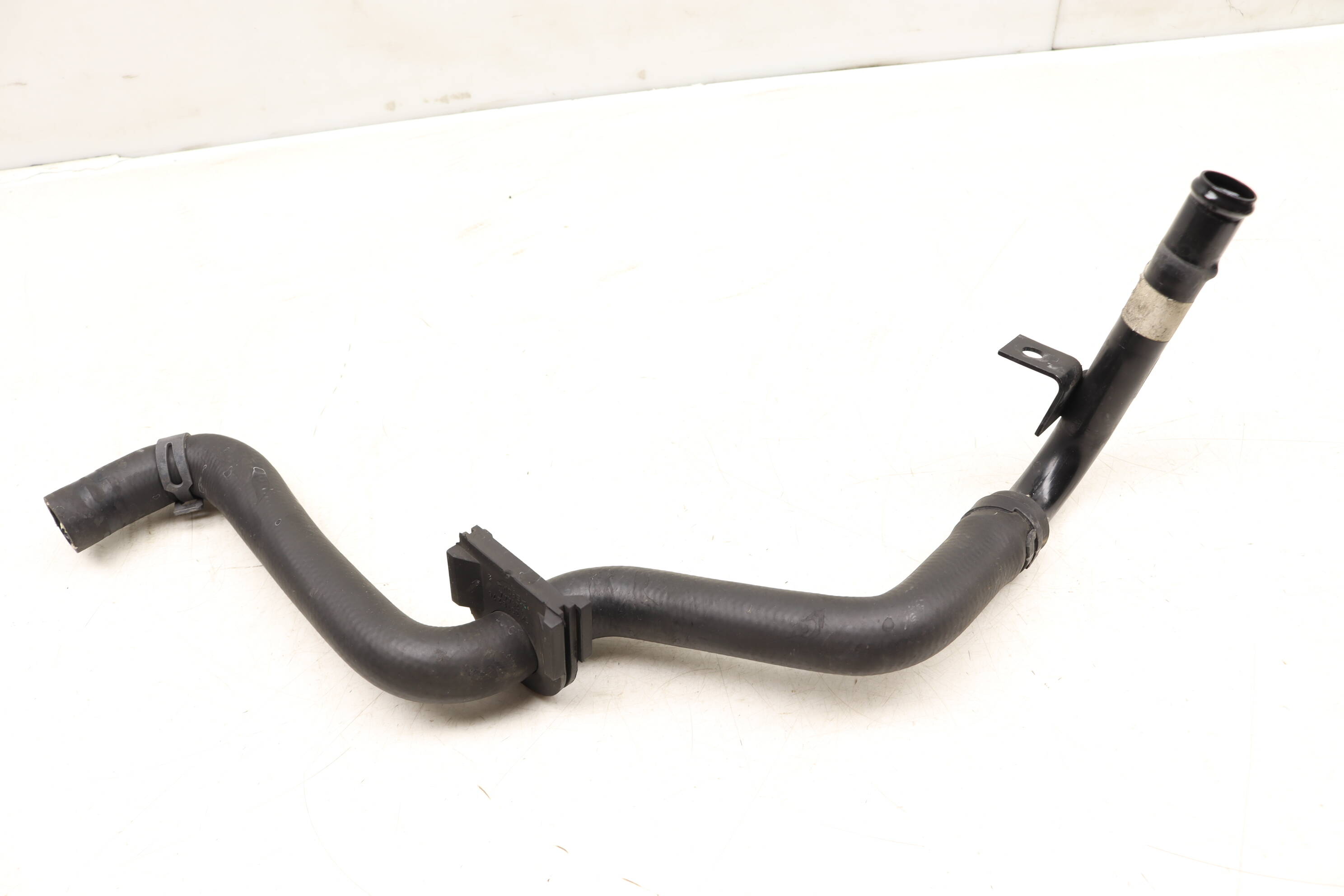 Coolant Pipe / Tube 7P0121070T 95810627000