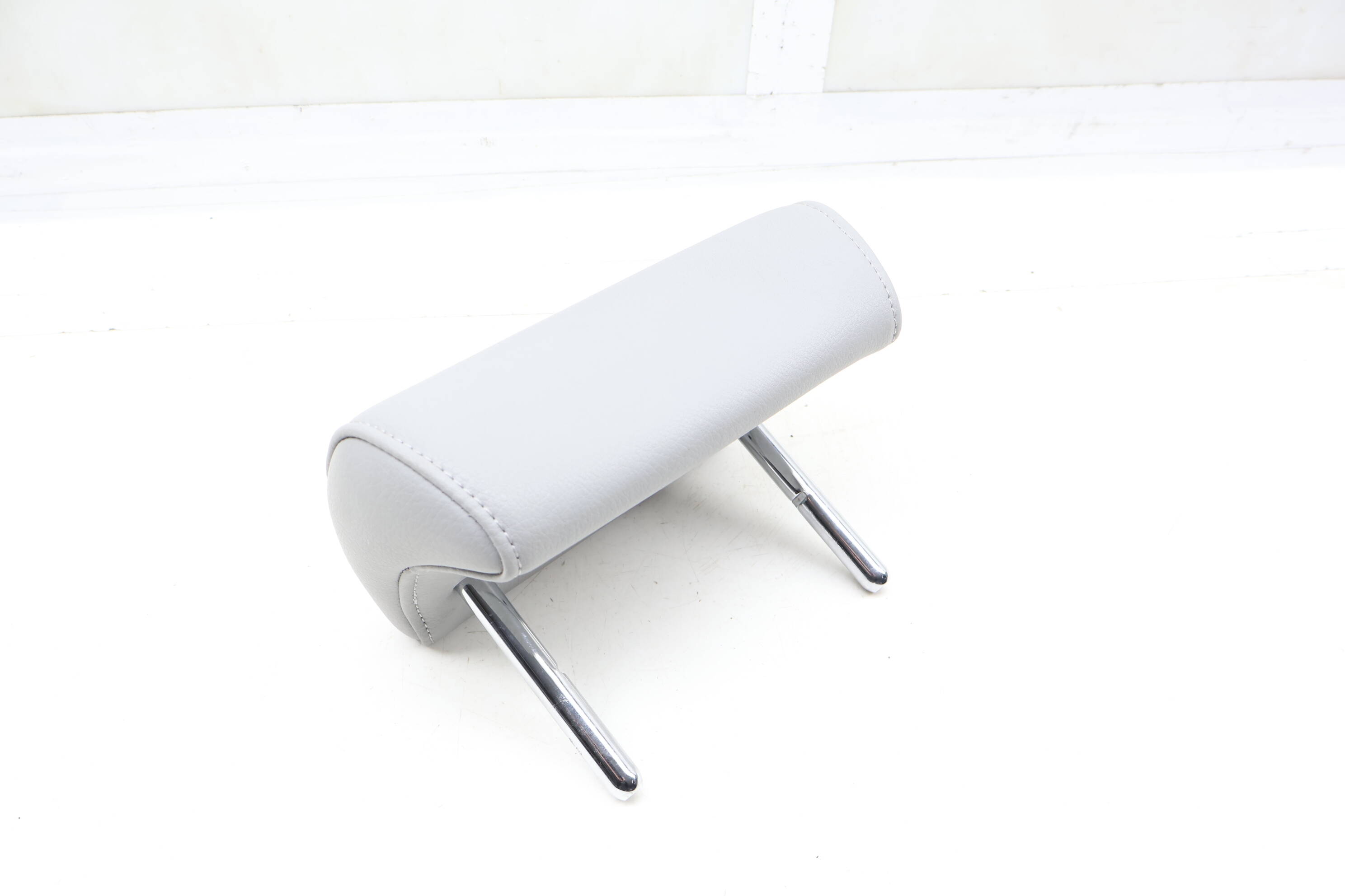 Center Headrest / Head Rest 8K0885975B