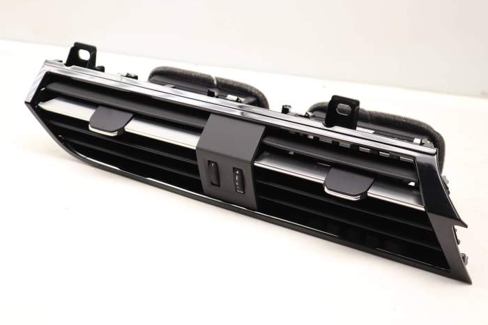 Center Dash Air Vent 83B820903 main product photo