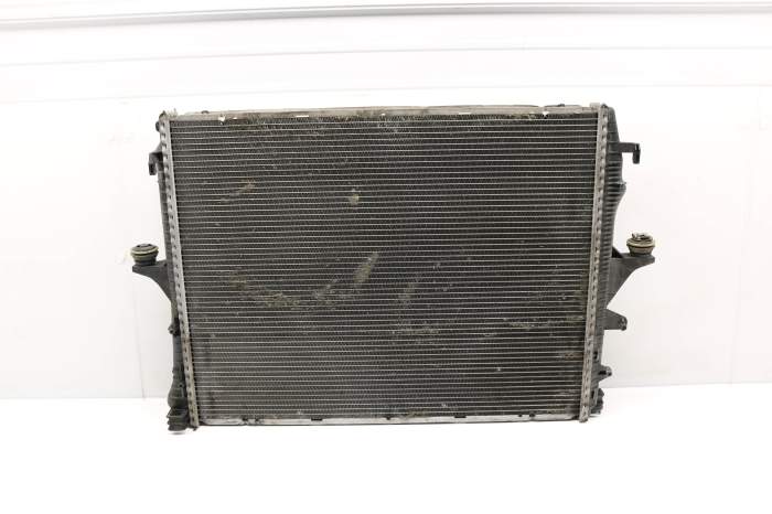 4.2 Radiator 7L6121253K main product photo