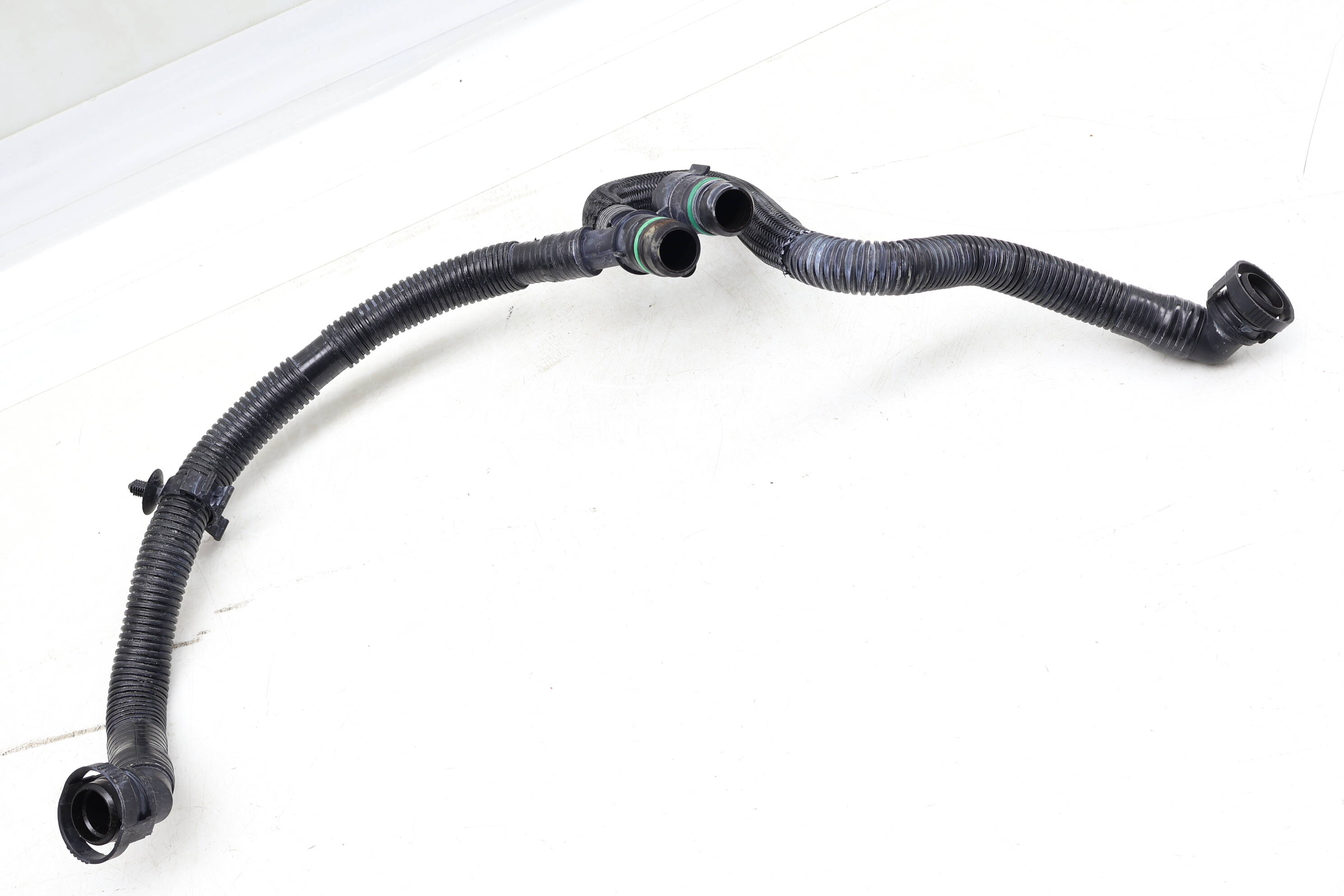 Cylinder Head Tube / Pcv Breather Hose 06E103217AD 95810721710