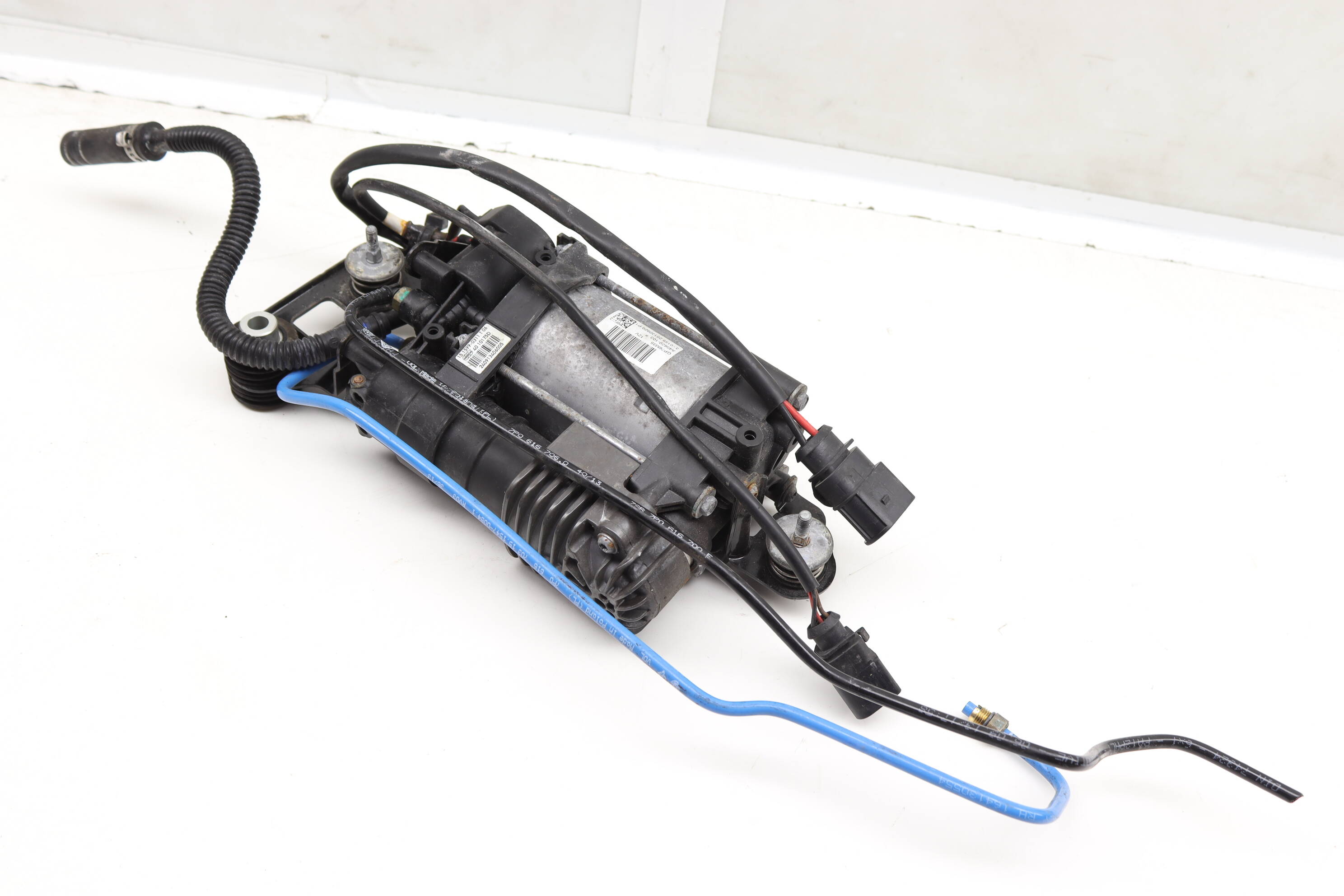 Air Suspension Compressor / Pump 7P0616006G