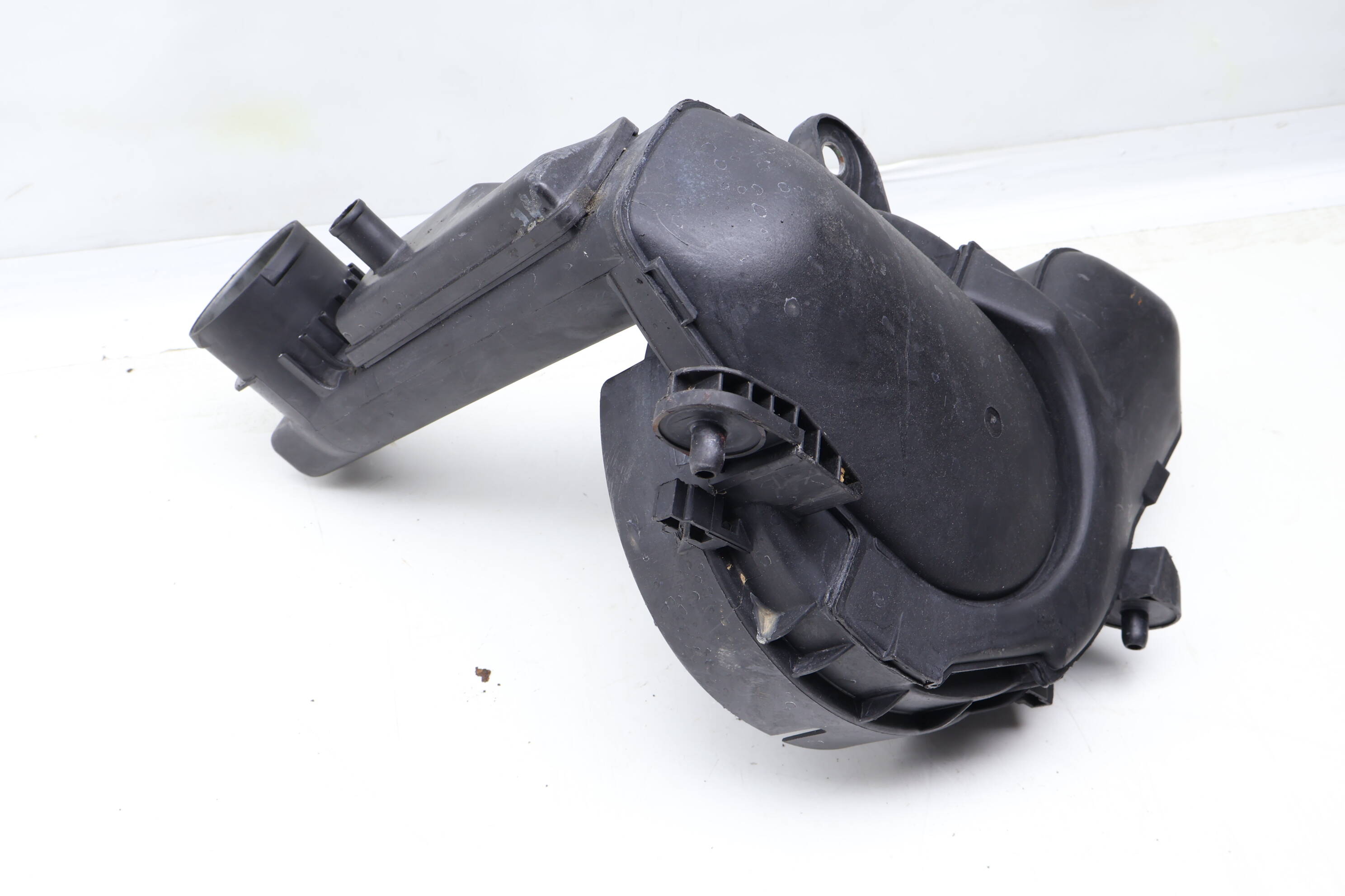 Upper Air Cleaner Filter Box / Housing 044129607AD