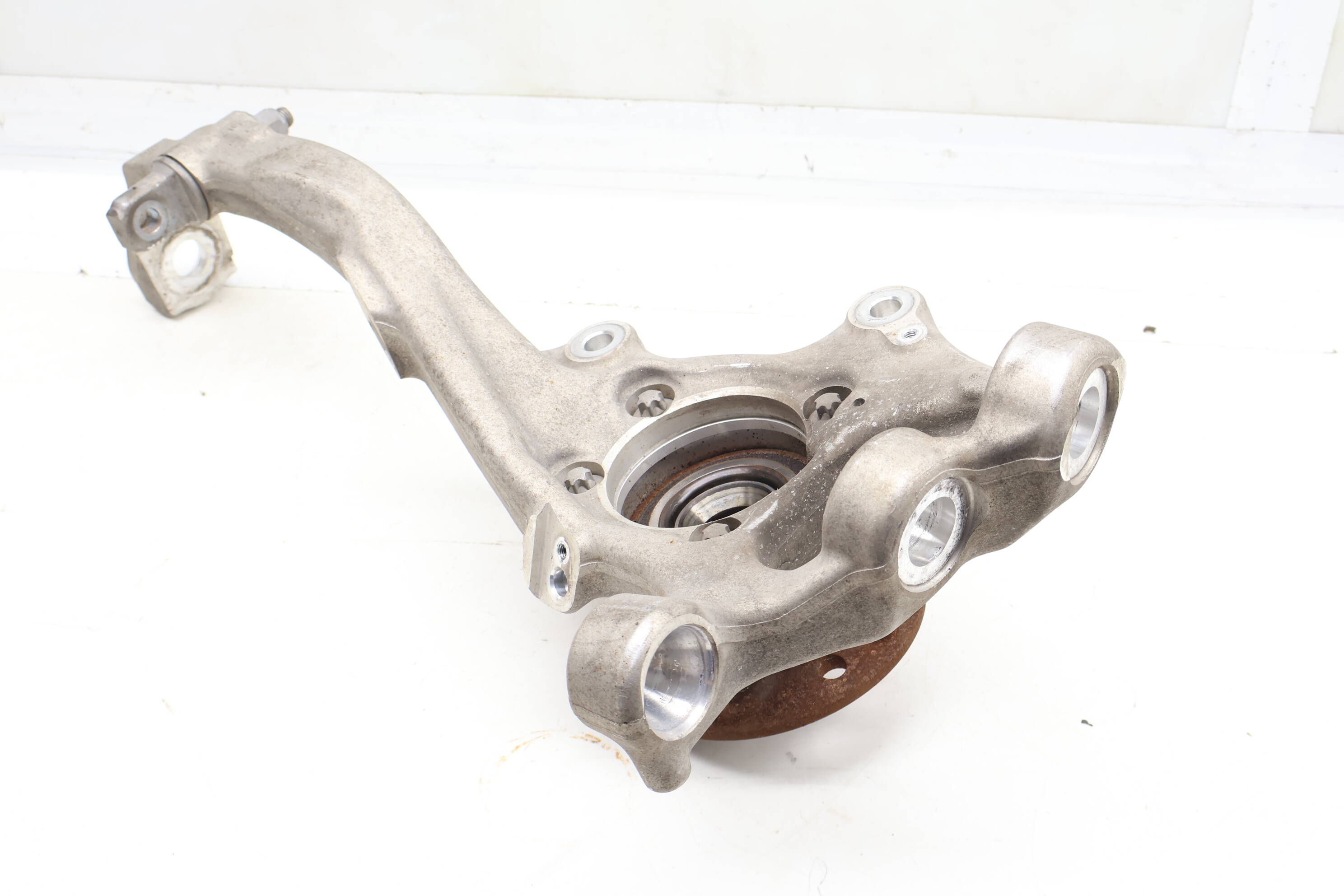 Spindle Knuckle W/ Wheel Bearing 2533320201