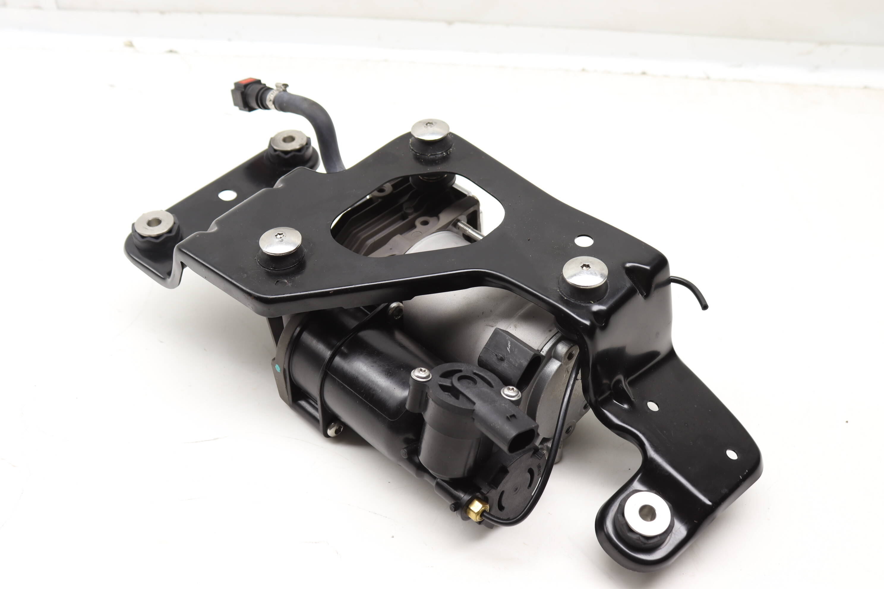 Air Suspension Compressor / Pump 37206859714