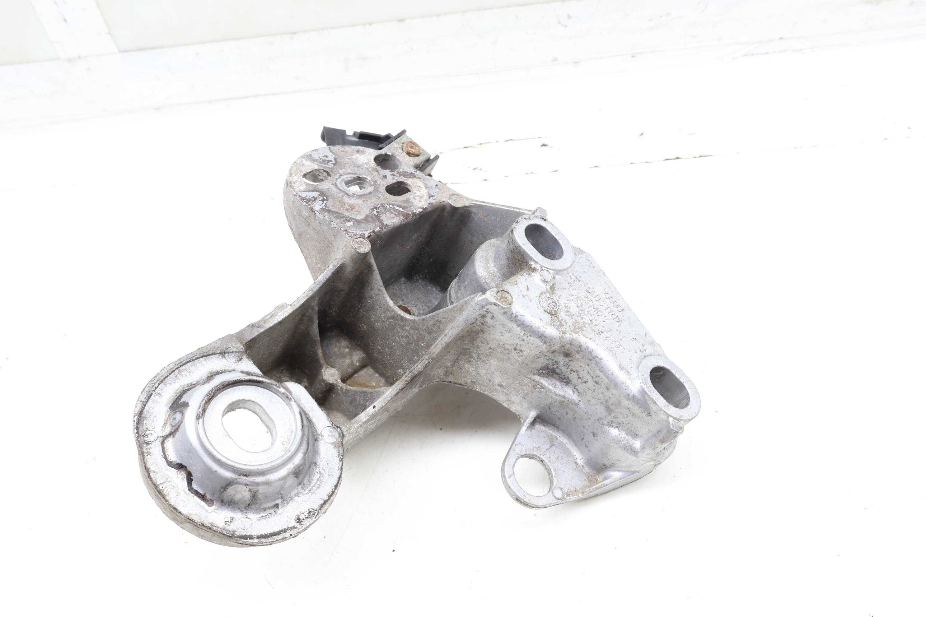 Engine / Motor Mount Bracket 8E0199352F