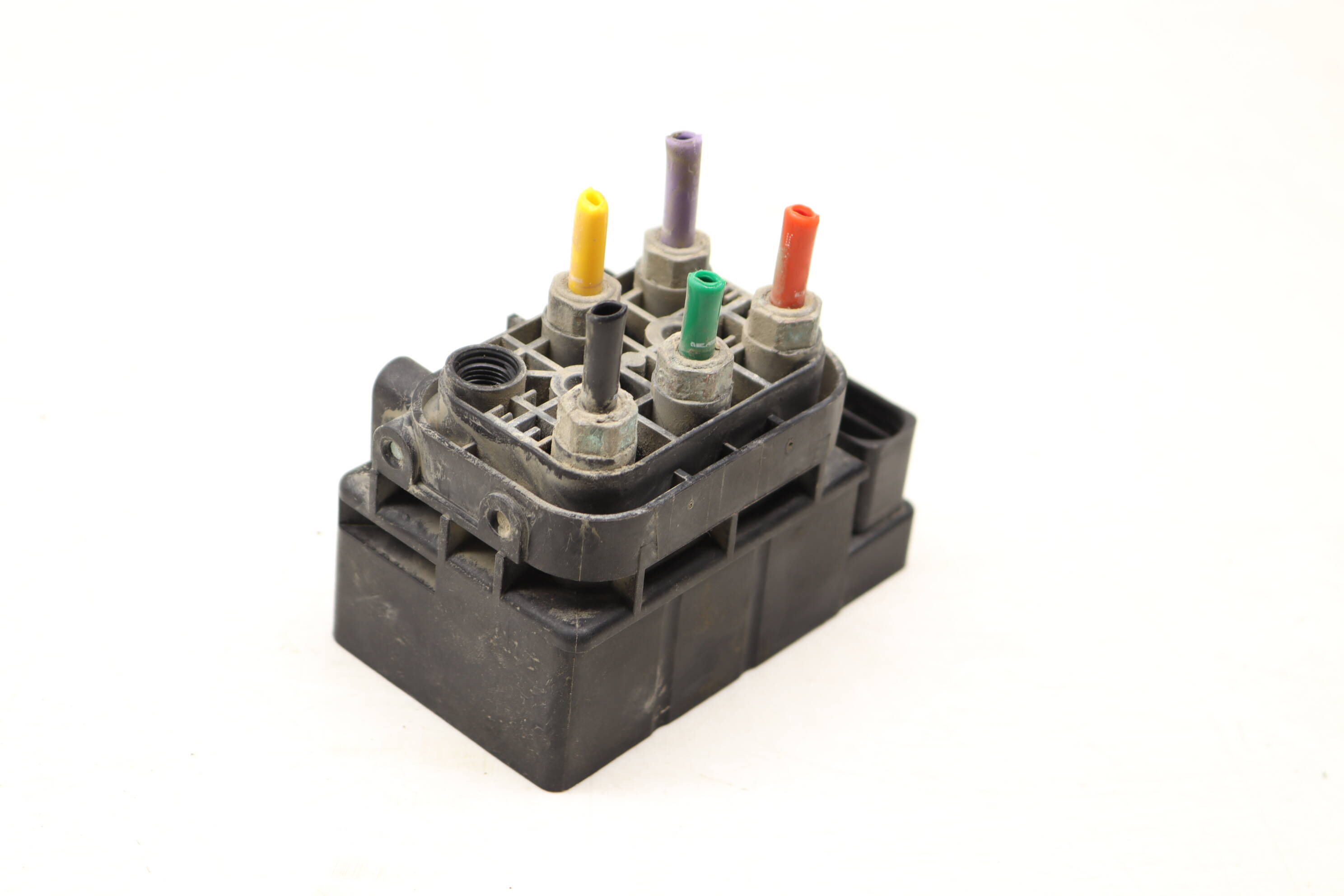 Air Suspension Control Valve Unit 7P0698014 95835890300