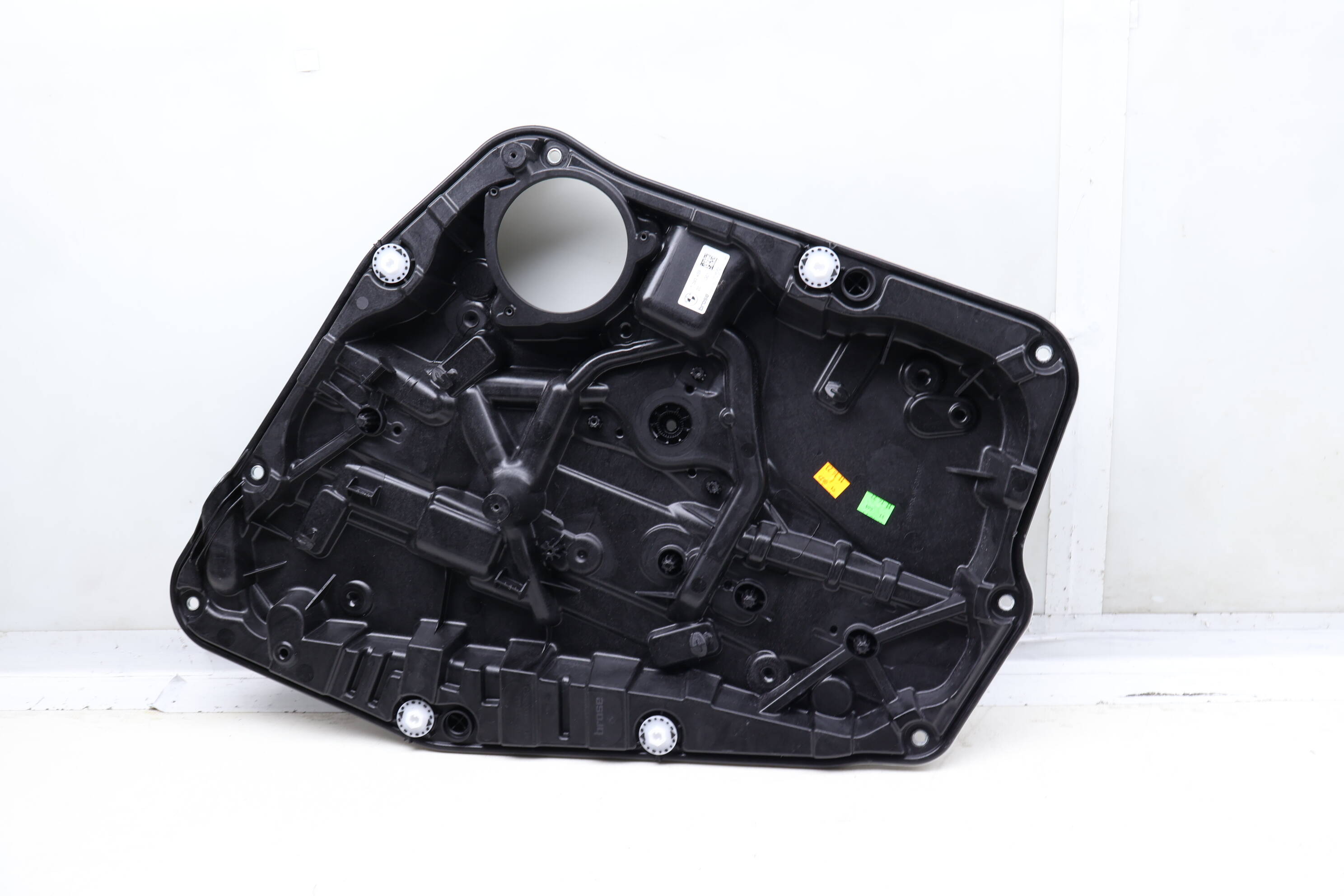 Door Panel / Window Regulator Assembly 7393459