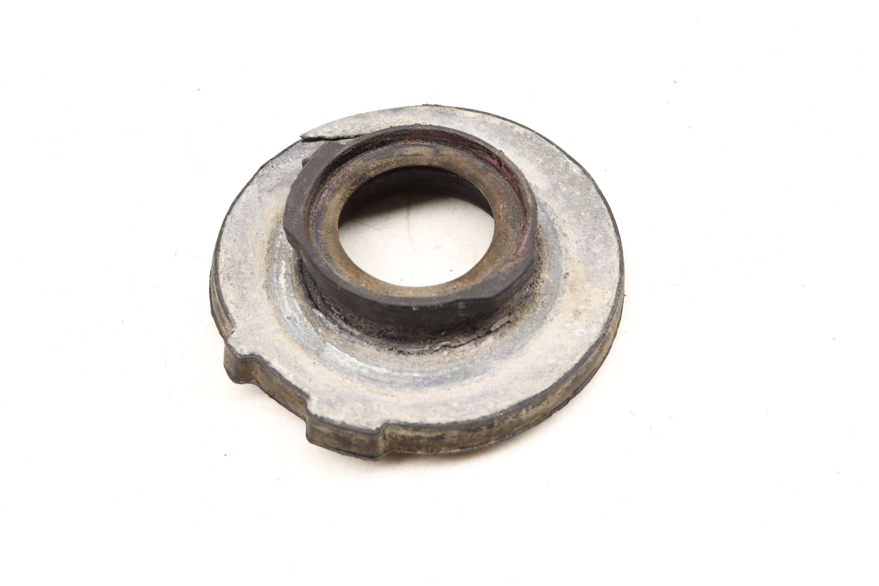 VW Rear Lower Spring Rubber Bushing / Mount 3QF512297A