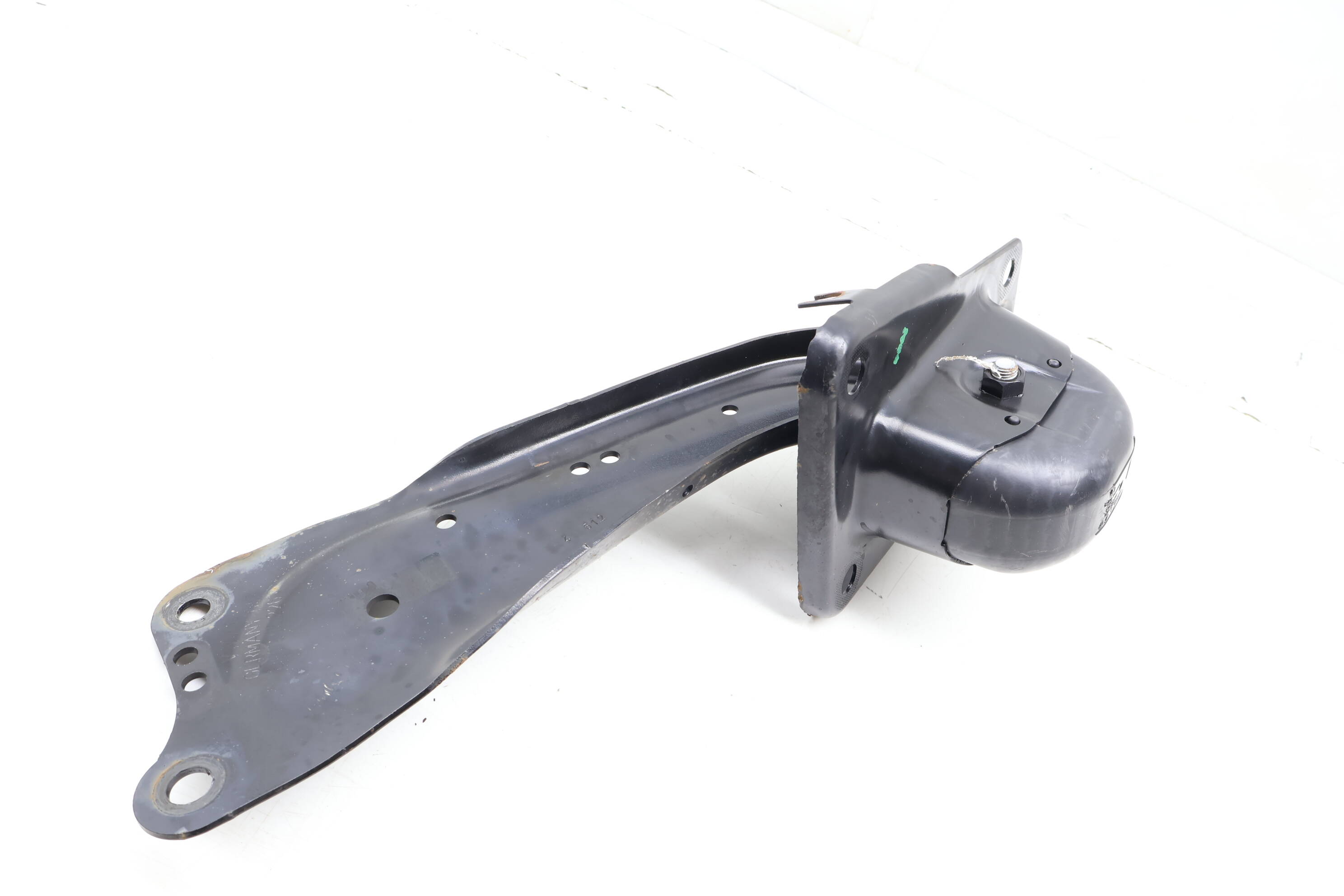 Lower Control / Trailing Arm 5Q0505226C