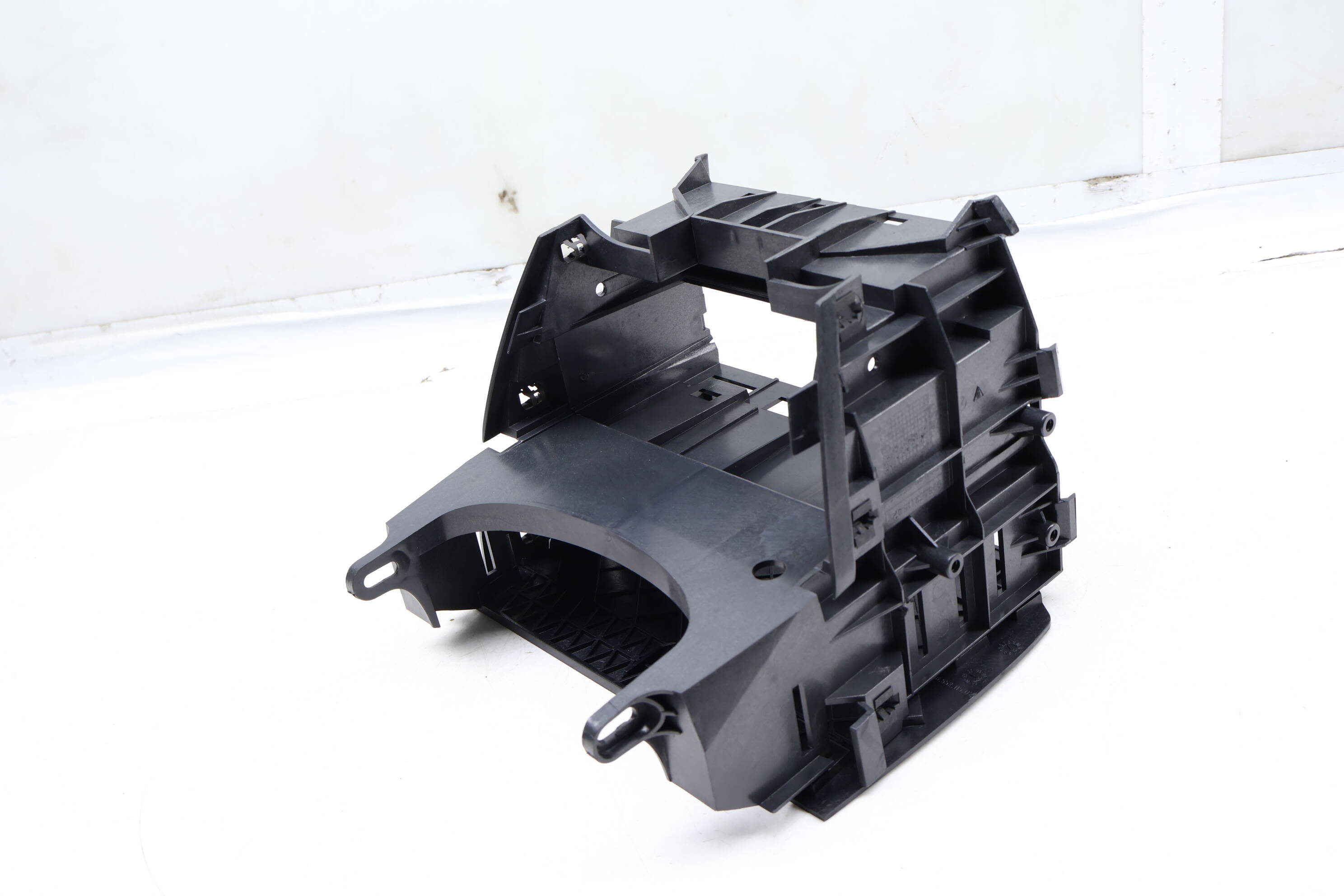 Center Dash Mount / Bracket 99655211502