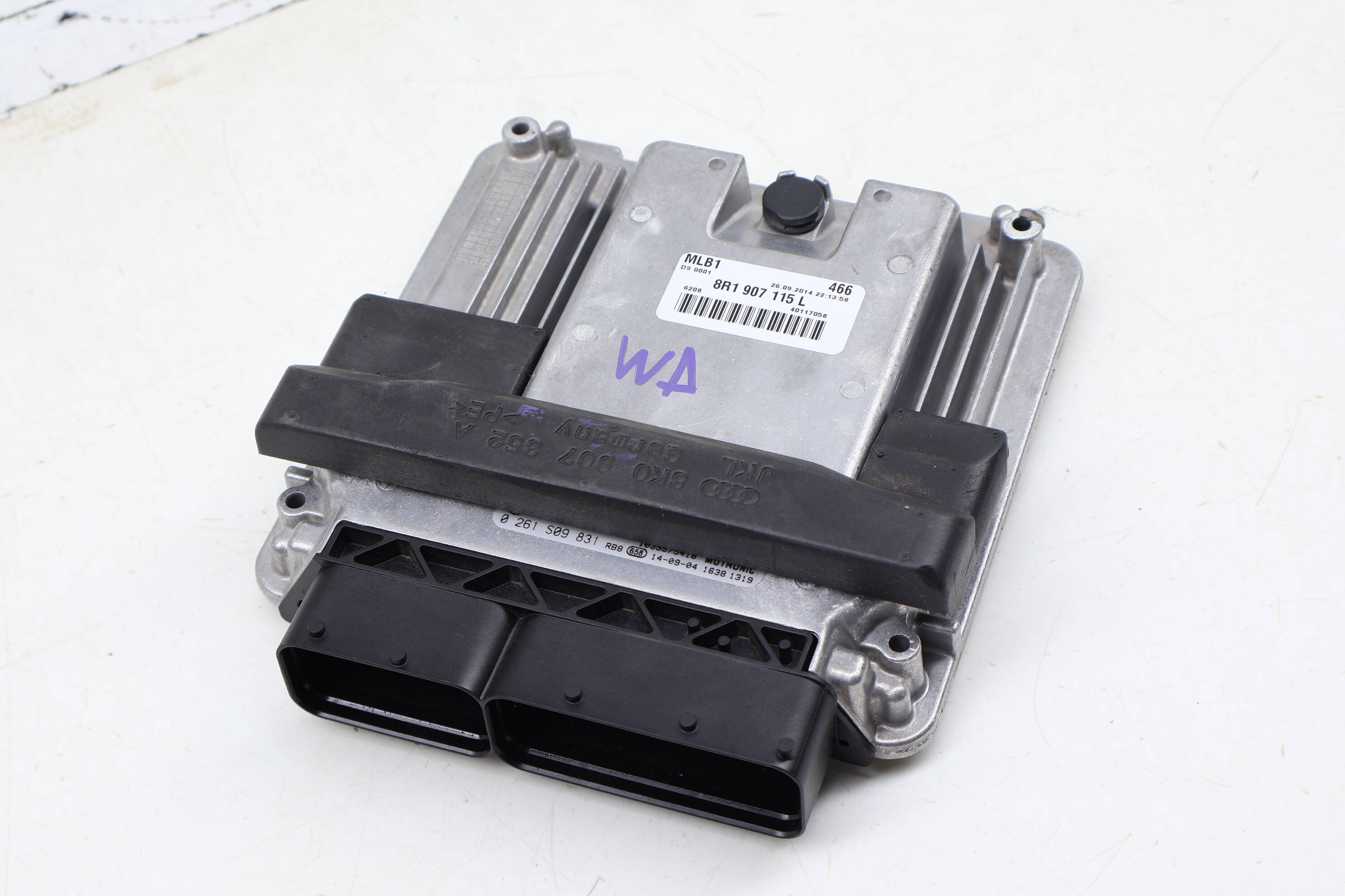 Ecu / Ecm / Engine Control Module (Cpmb) 8R1907115L