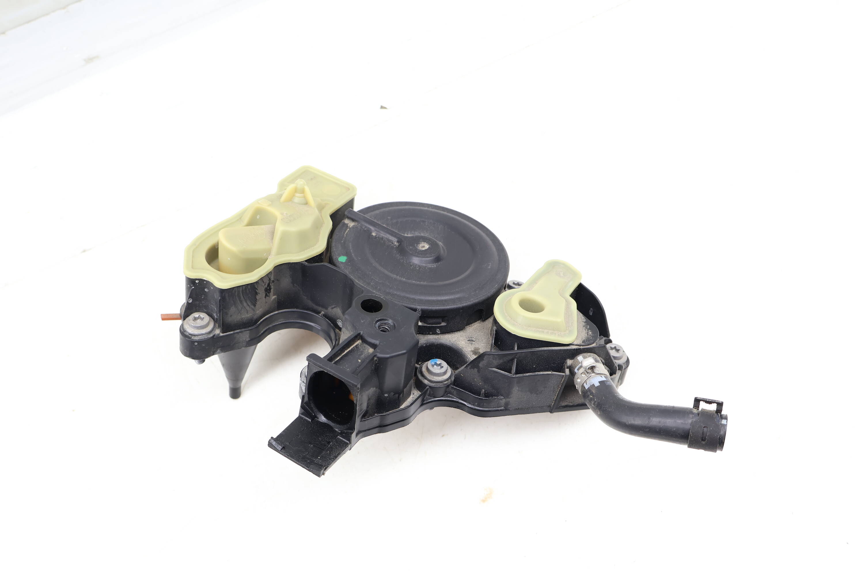 Pvc / Engine Oil Separator 06K103495BK