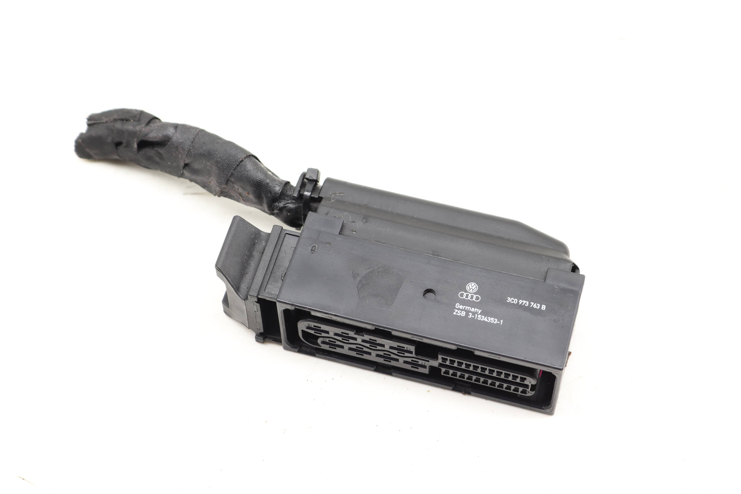 Emergency / Parking Brake Module Wiring Connector / Pigtail 3C0973763B