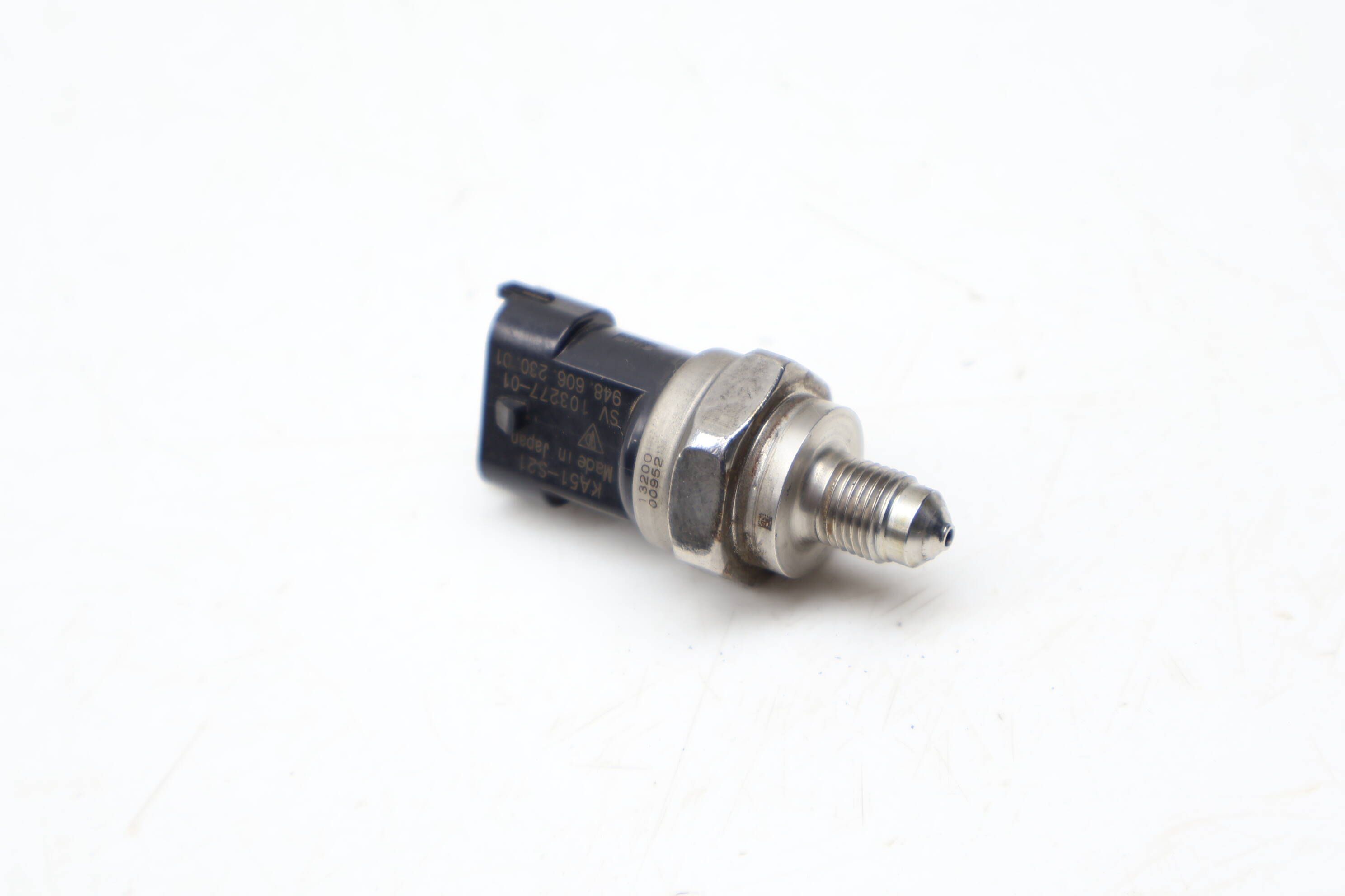 Fuel Pressure Sensor 94860623001