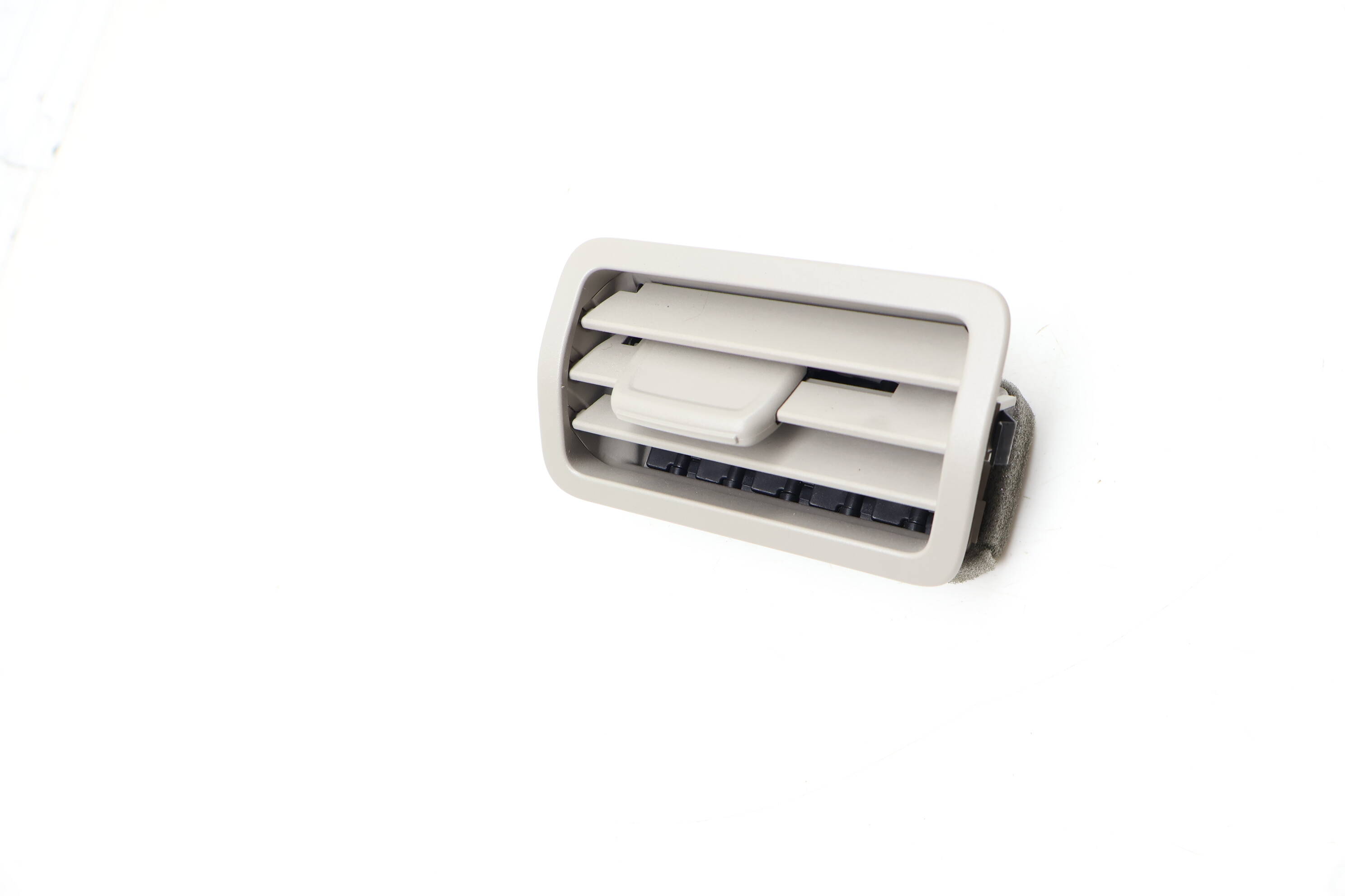 C Pillar Air Vent 3CN820952A