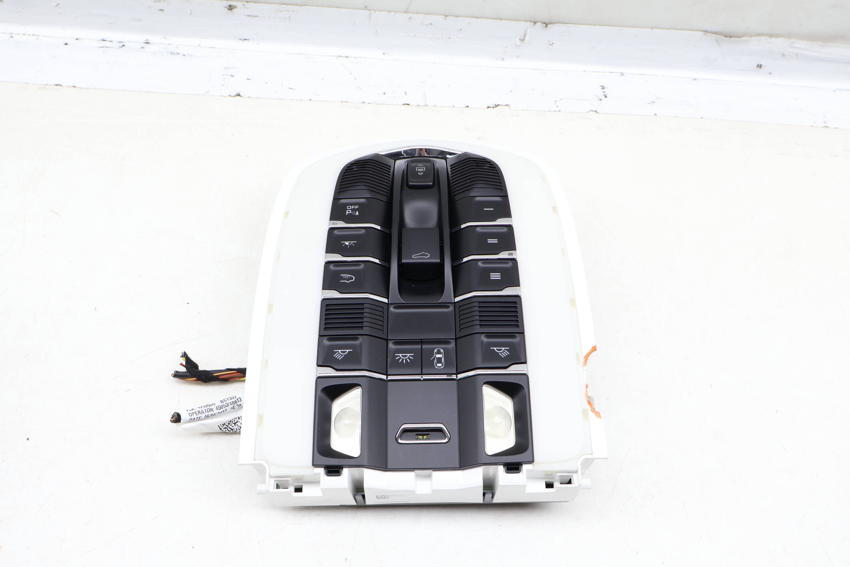 Dome Light / Overhead Console Switch Assembly 7PP959551GN