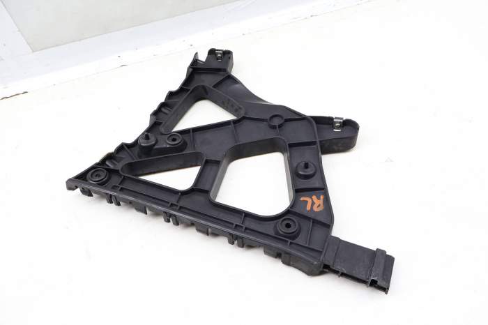 Bumper Guide / Mount Bracket 8T0807453B main product photo