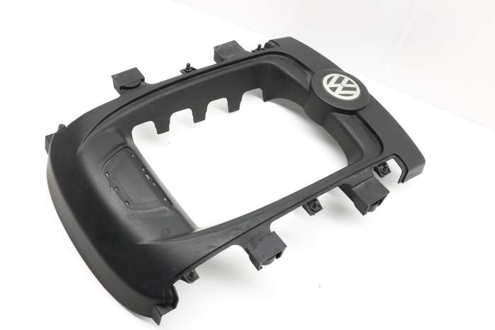 Center Plastic Engine Cover 7L6103925 main product photo
