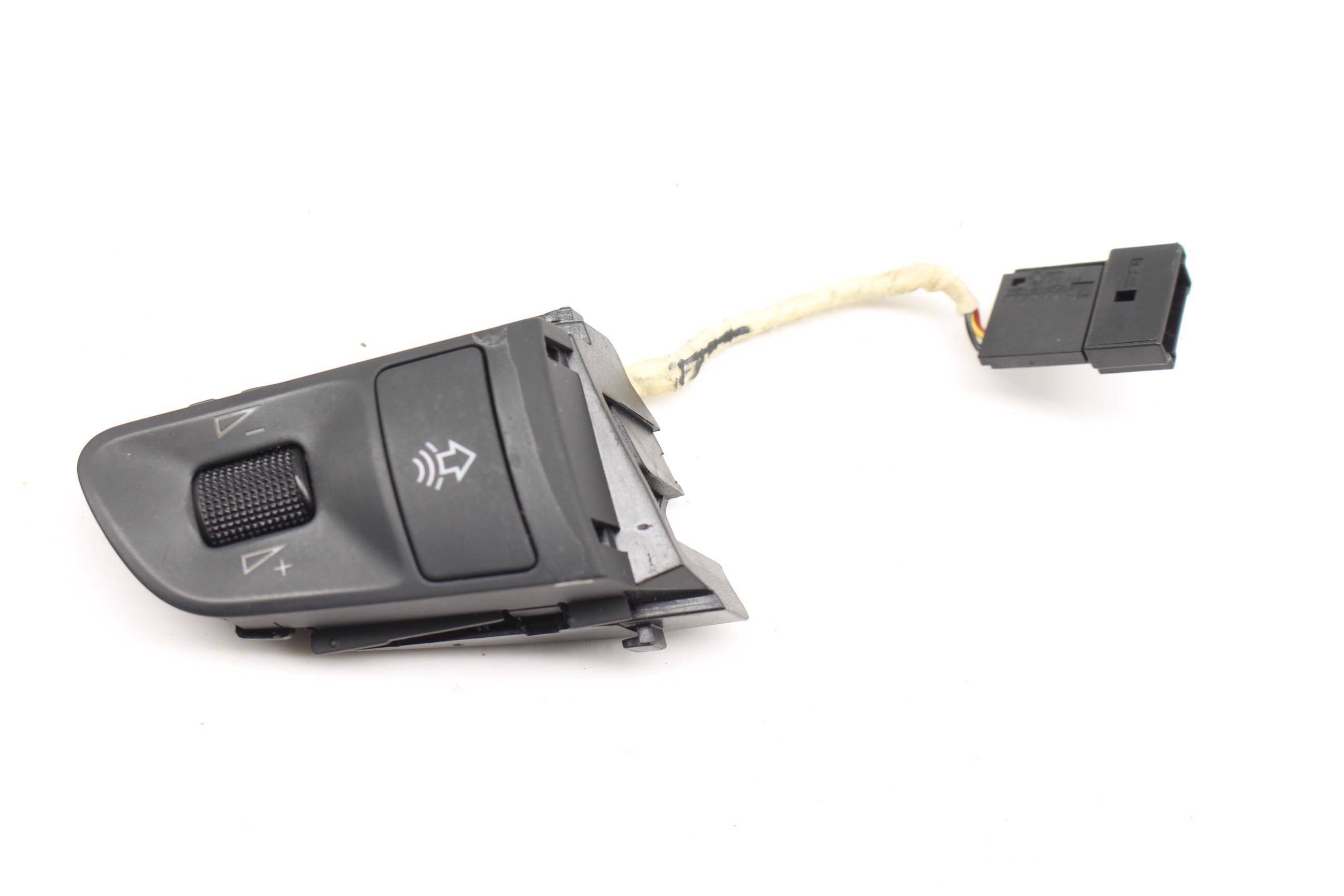 Steering Wheel Volume Button / Switch 4F0951527F