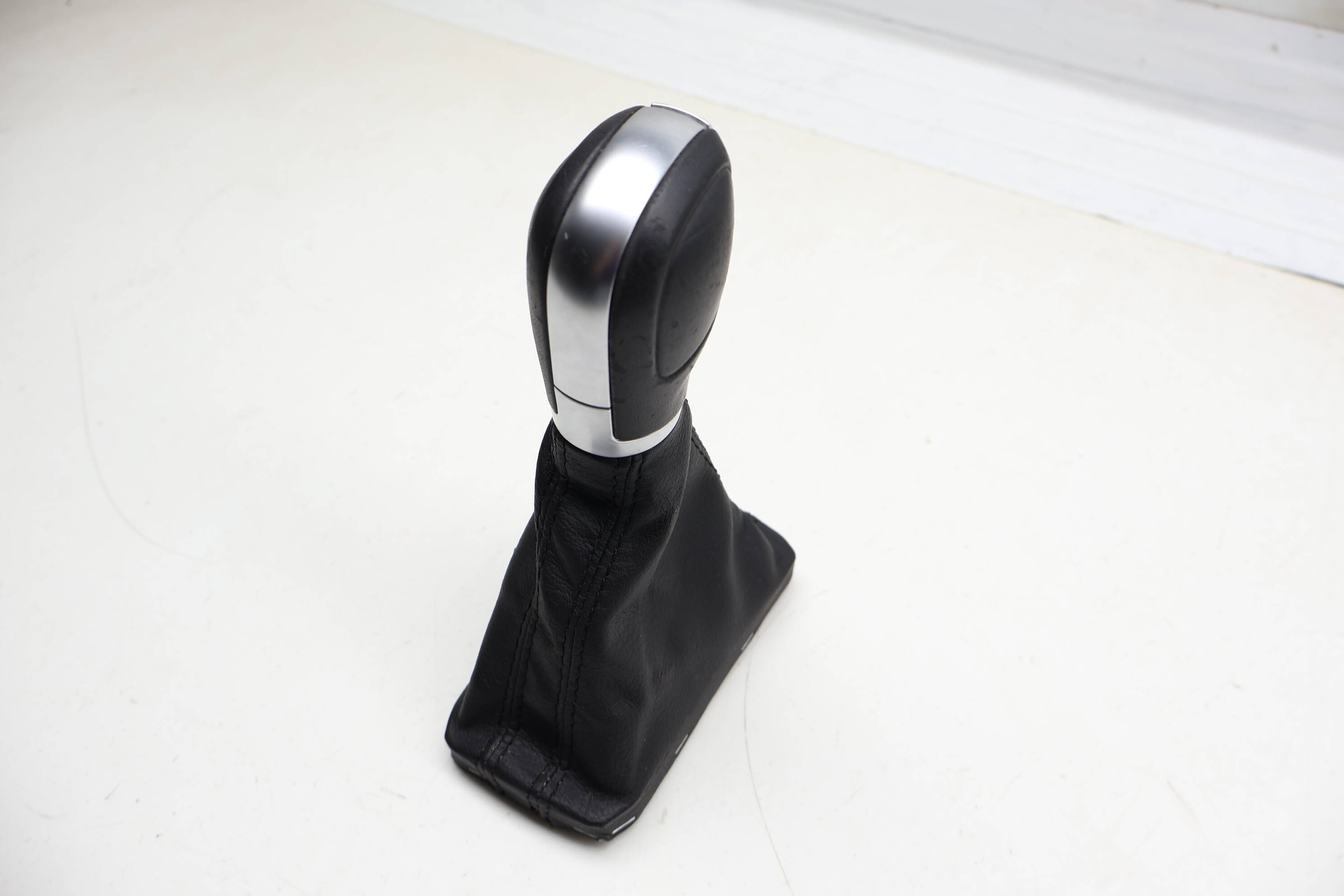 Automatic Shifter Knob W/ Boot 3CN713123A