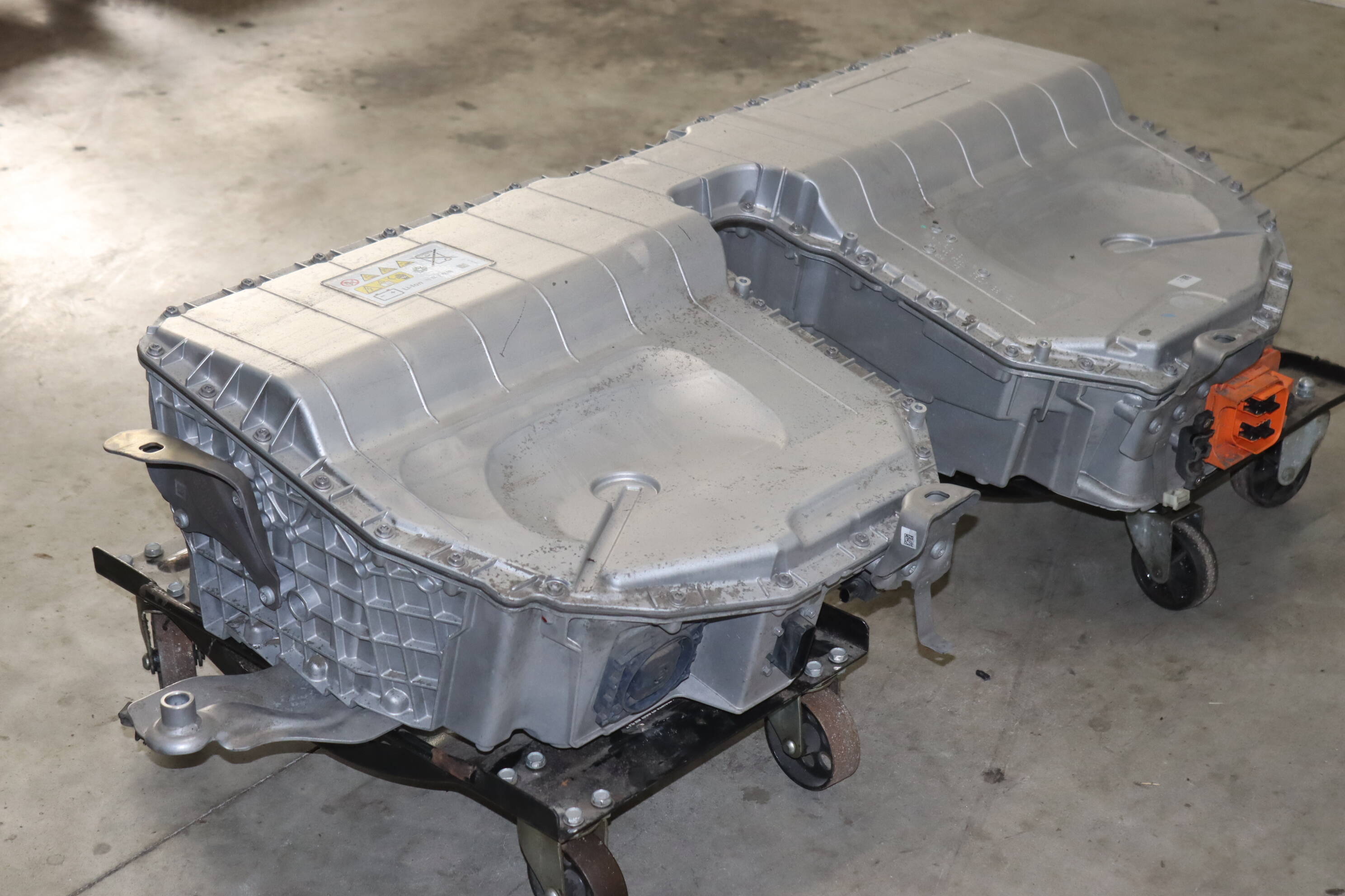 Amazon.com: GM Genuine Parts 20768561 Front Passenger Side