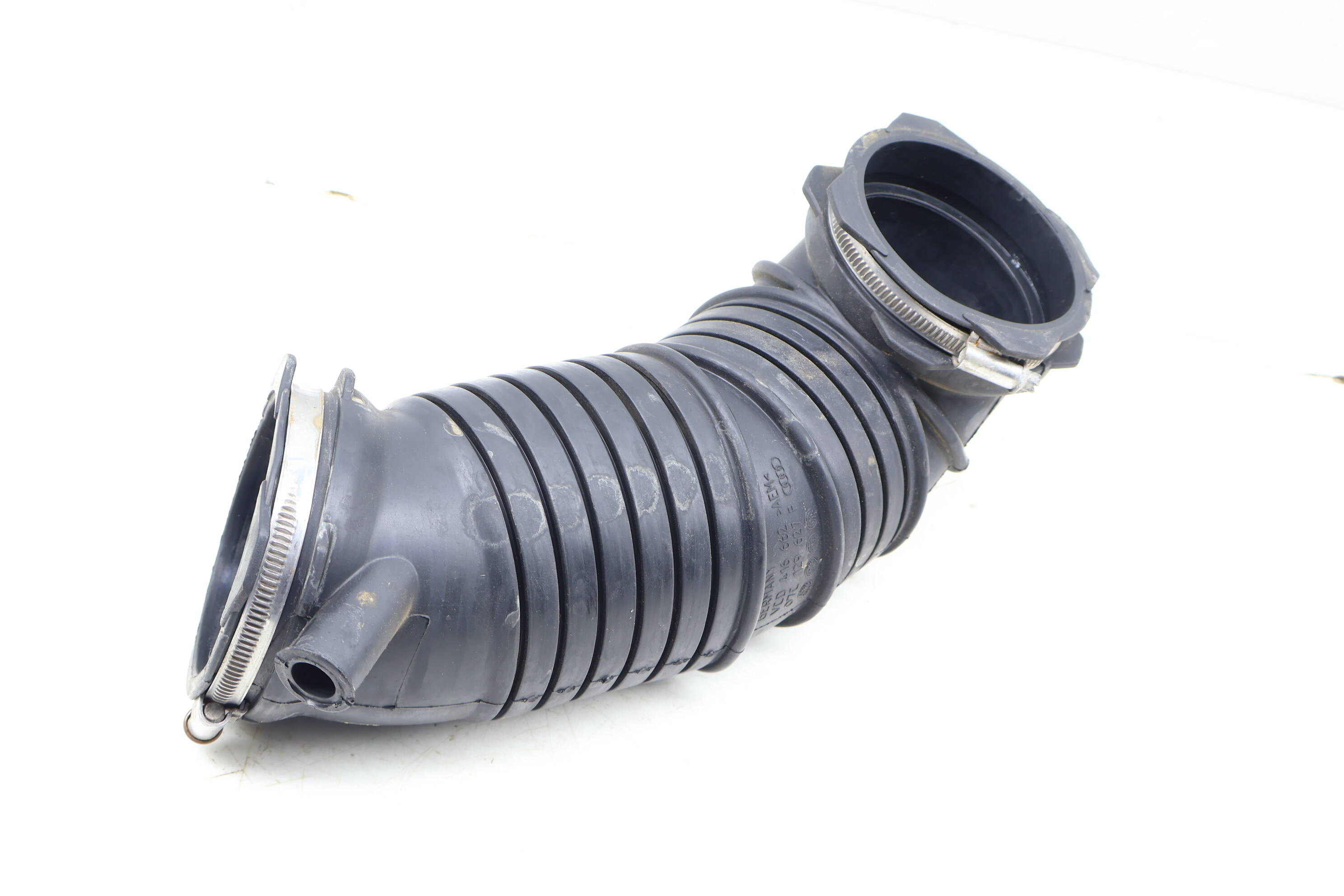 Engine Air Intake Hose / Duct 07C129627F