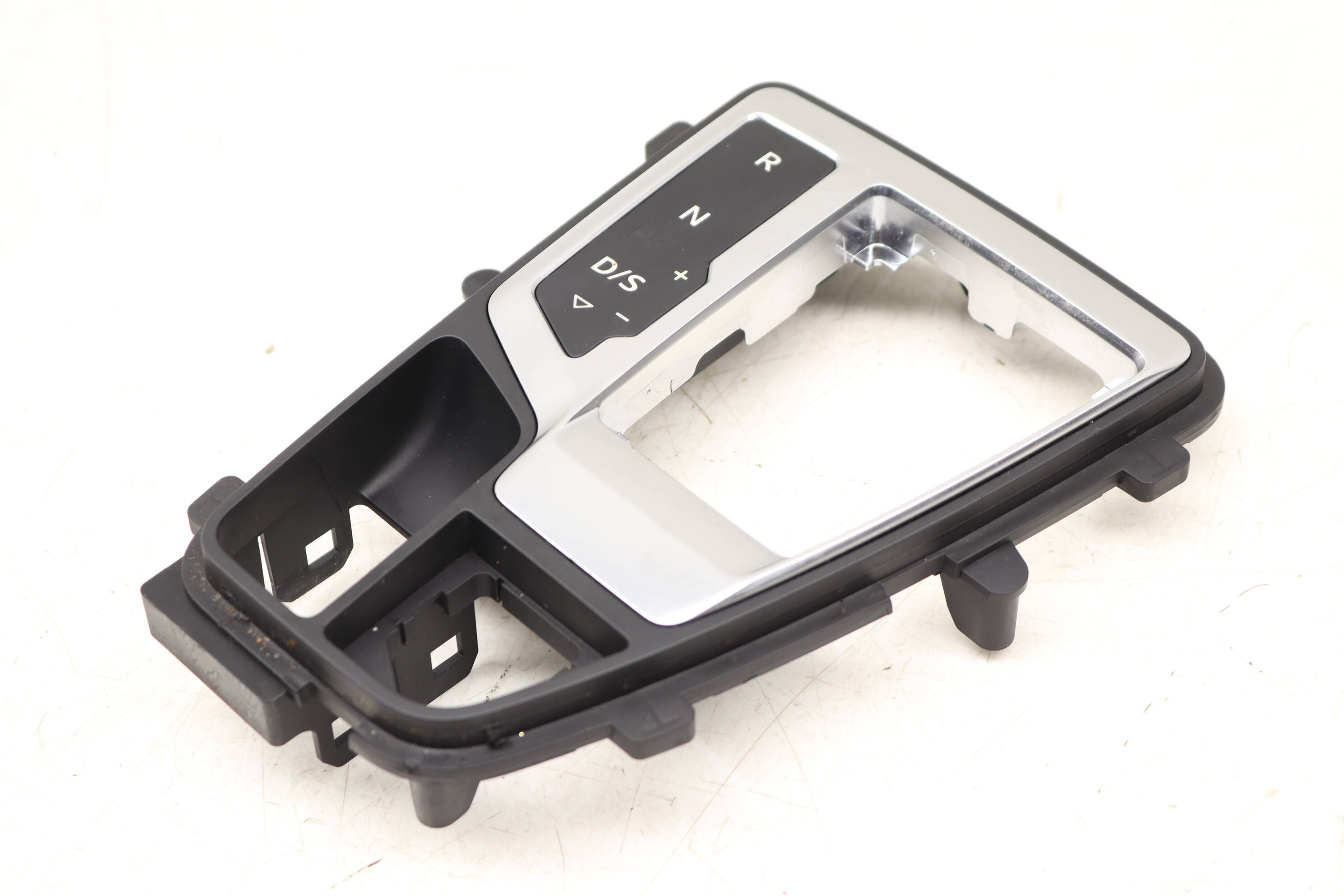 Automatic Shift Selector Cover / Circuit Board 80B713111C