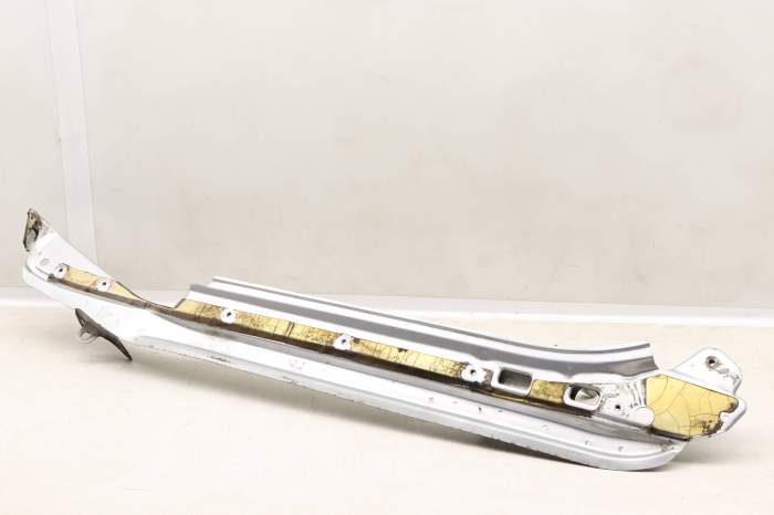 Fender Mount / Support Bracket 7L6805176D main product photo