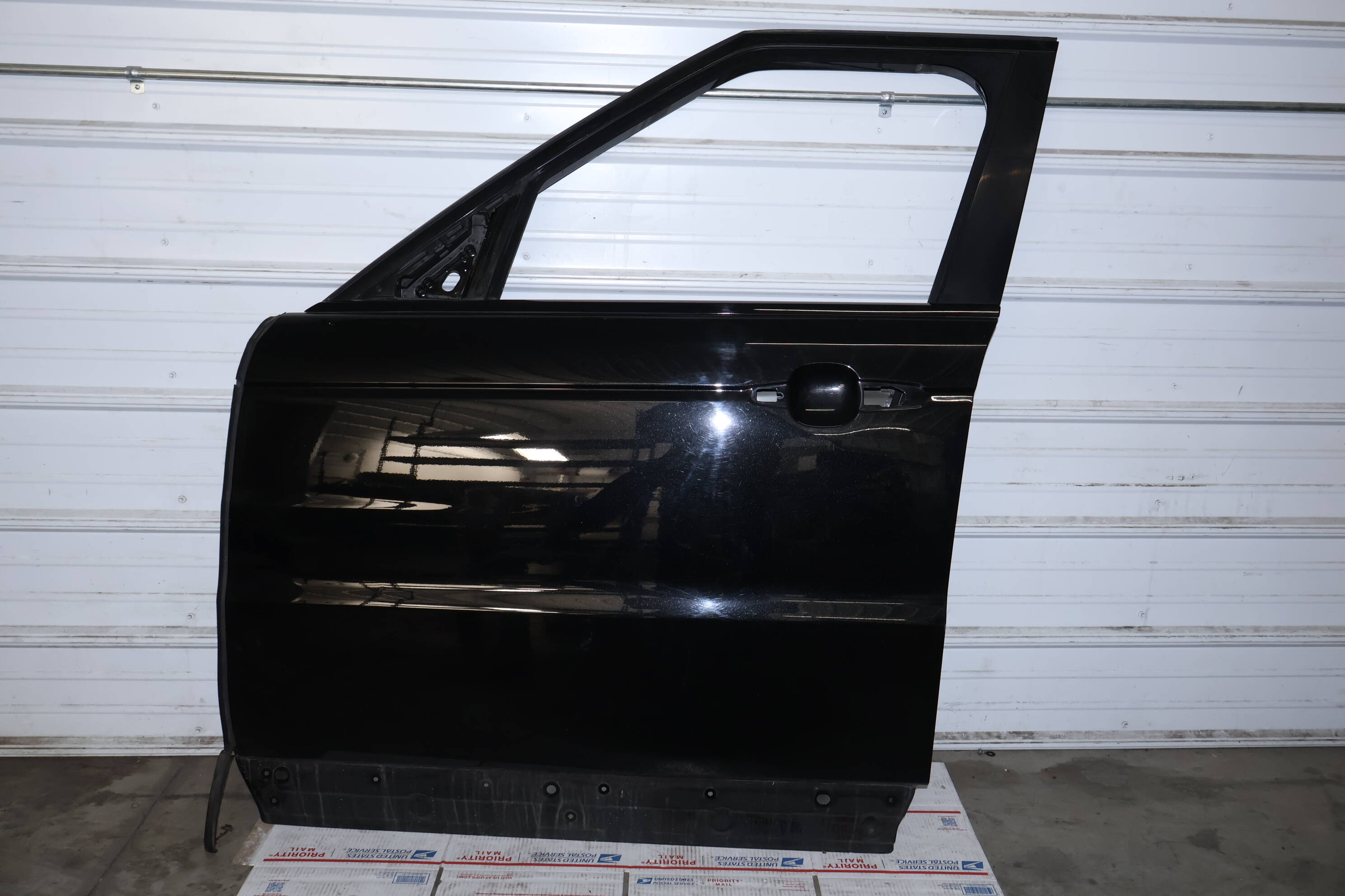 Door Shell / Skin / Frame LR044227