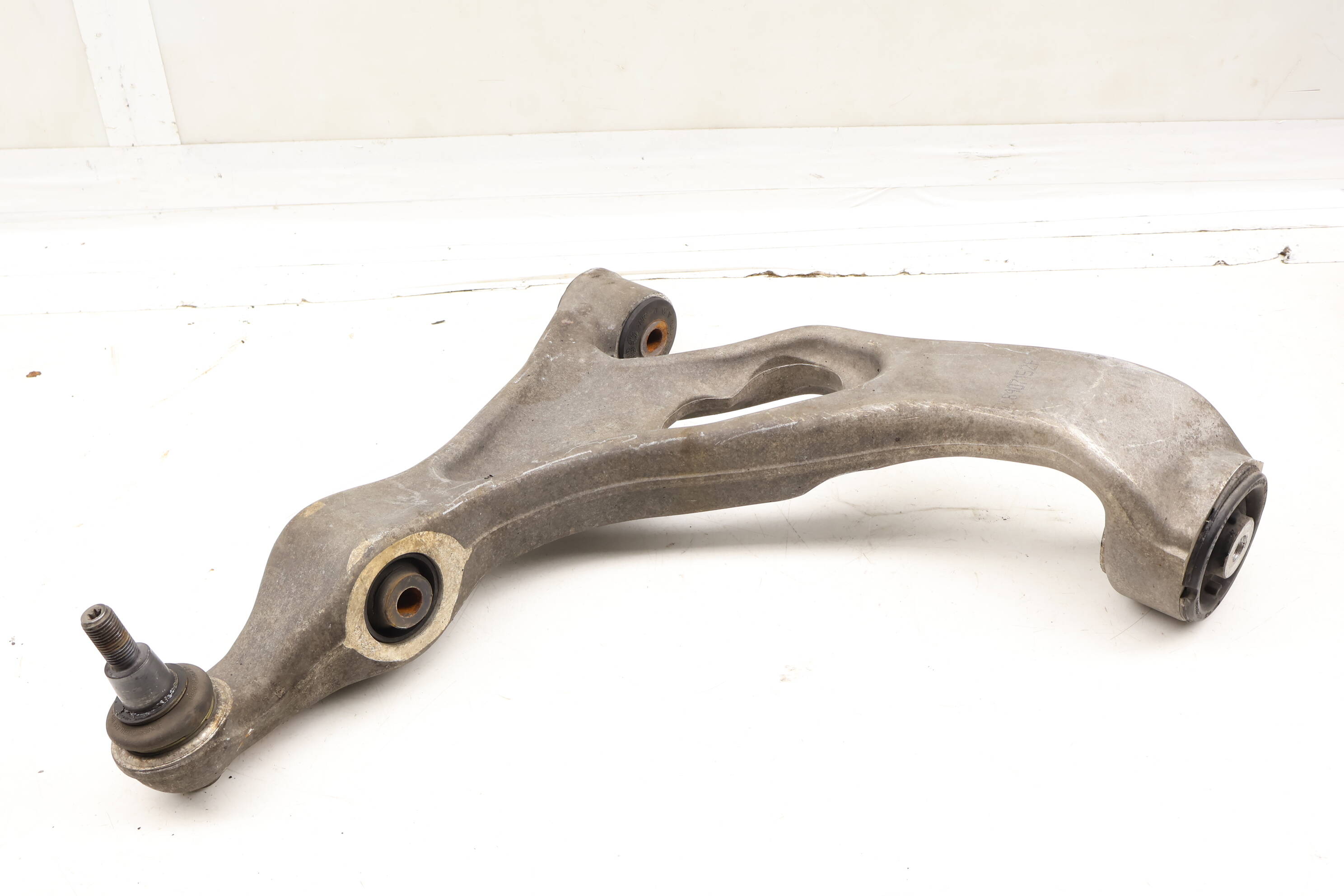 Lower Control / Track Arm 7L8407152F