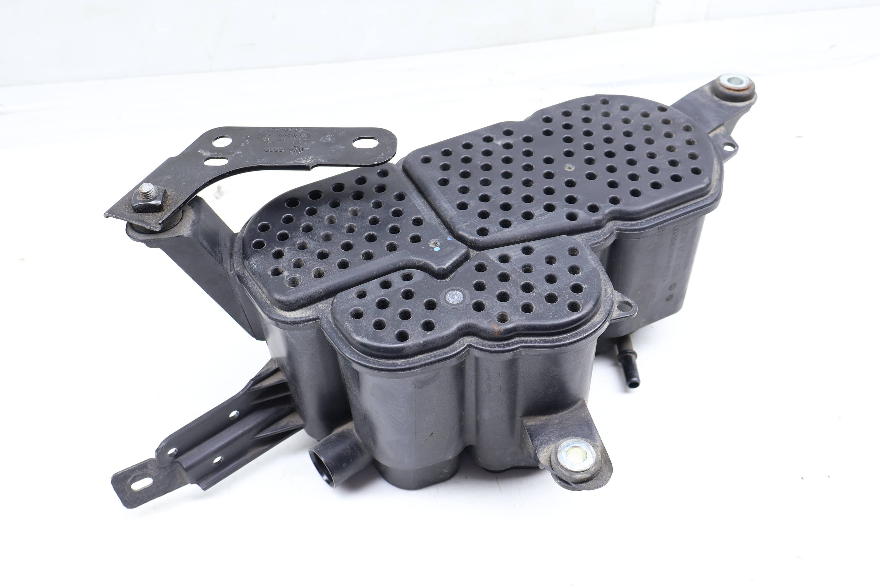 Fuel Evap Charcoal Canister 8K0201801C