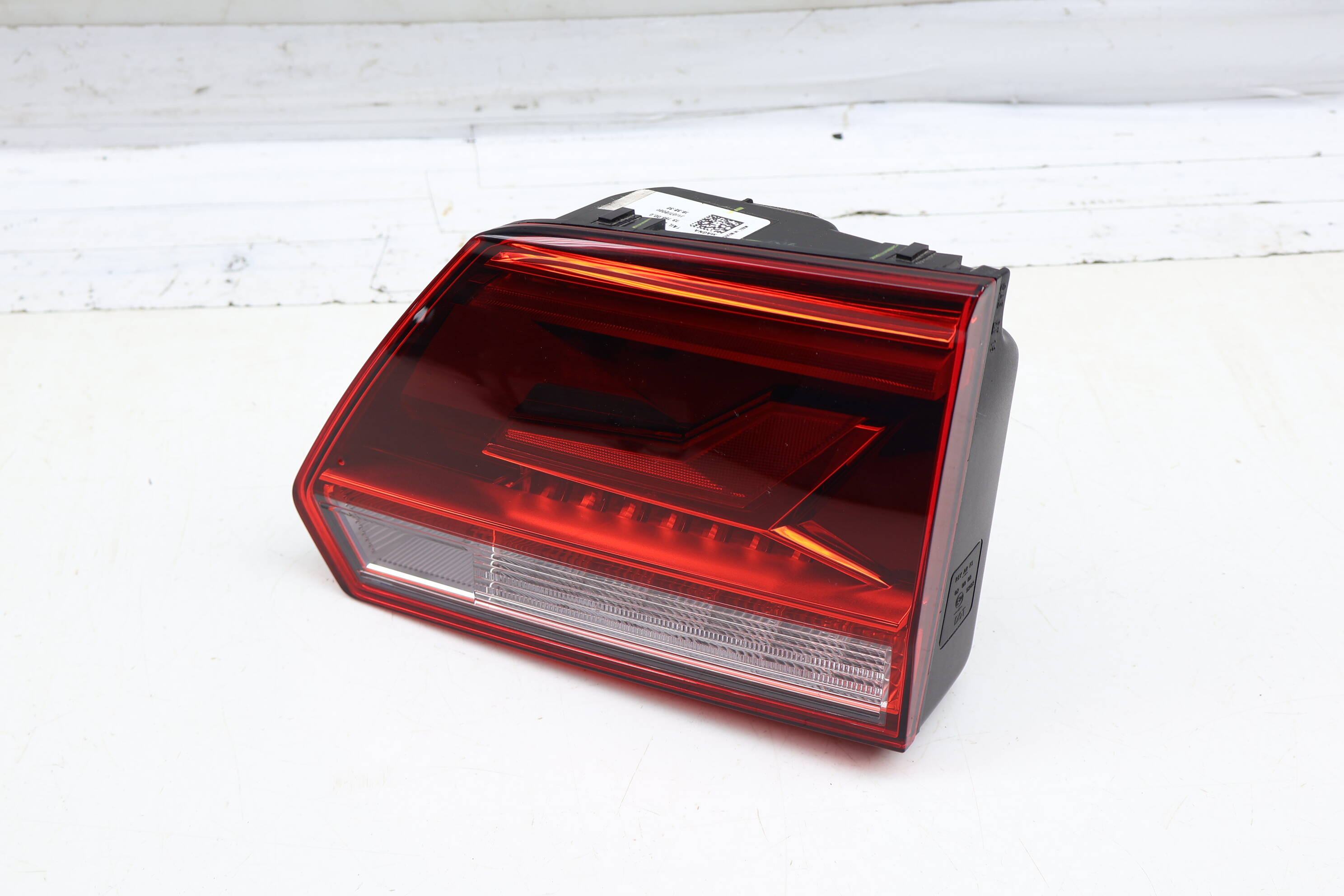 Led Tail Light / Lamp (Inner) 3CN945094D
