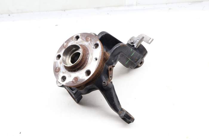 Spindle Knuckle W/ Wheel Bearing 561407255 main product photo