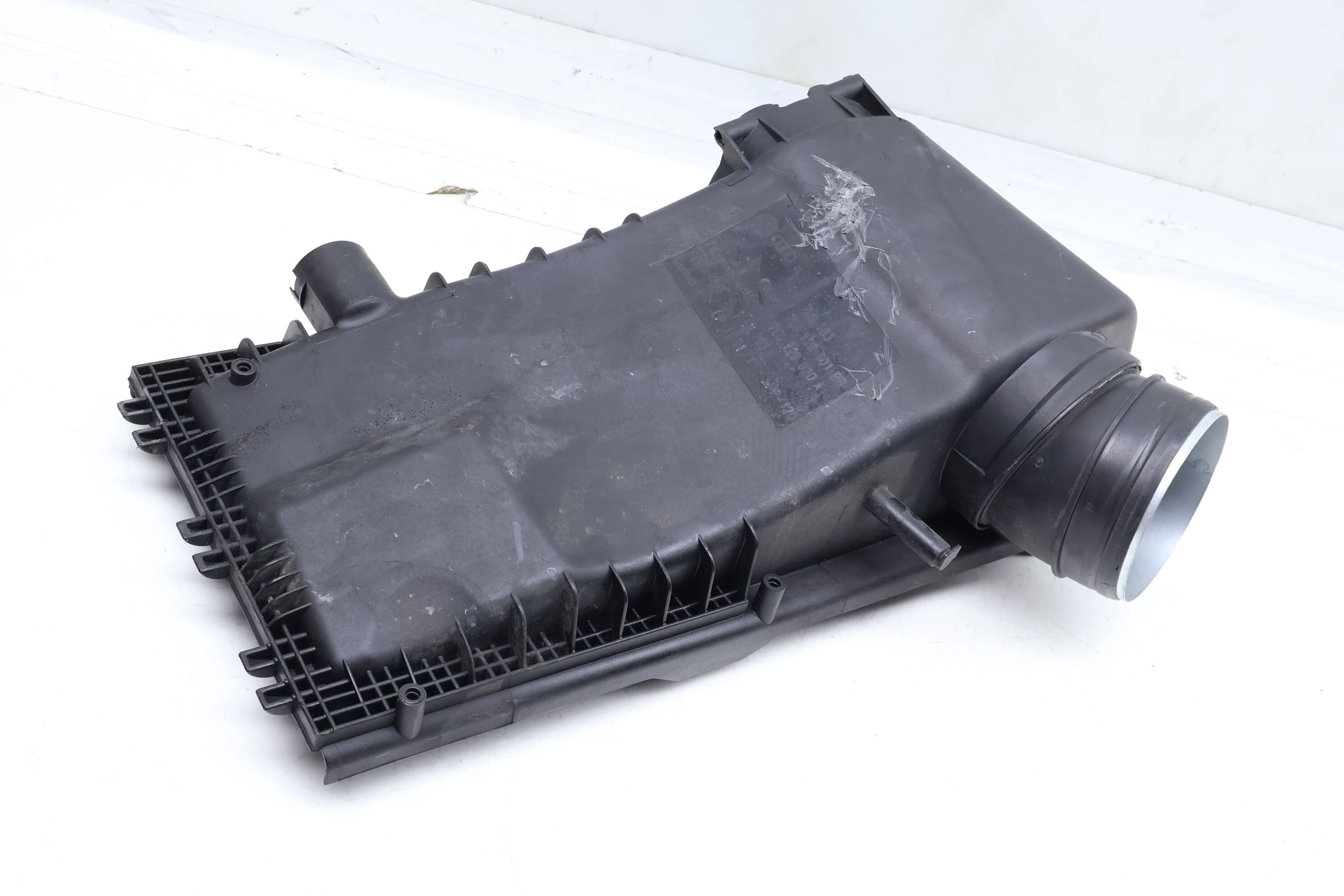 Engine Air Filter Housing / Box - Upper Half 7L6129601BB