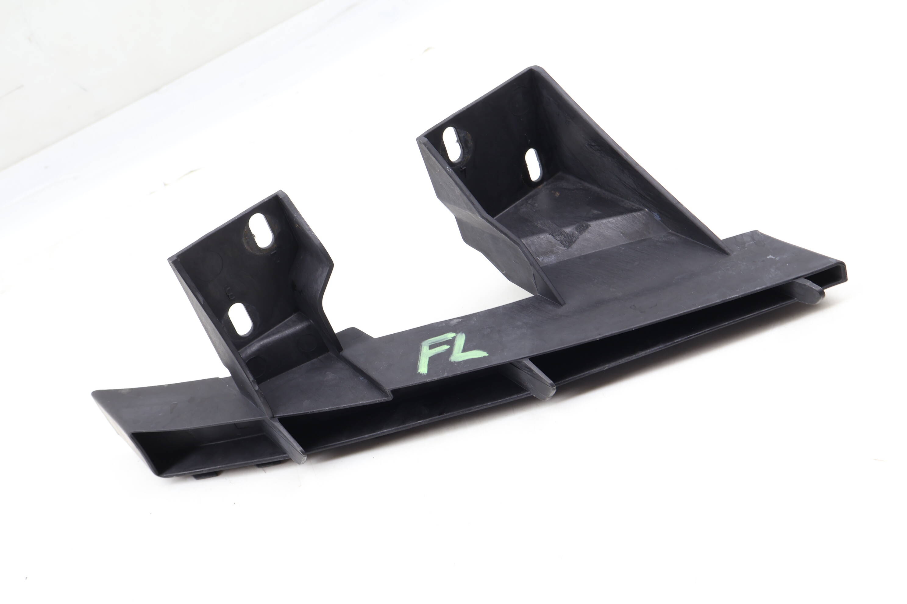 Bumper Support / Bracket 4L0807333A