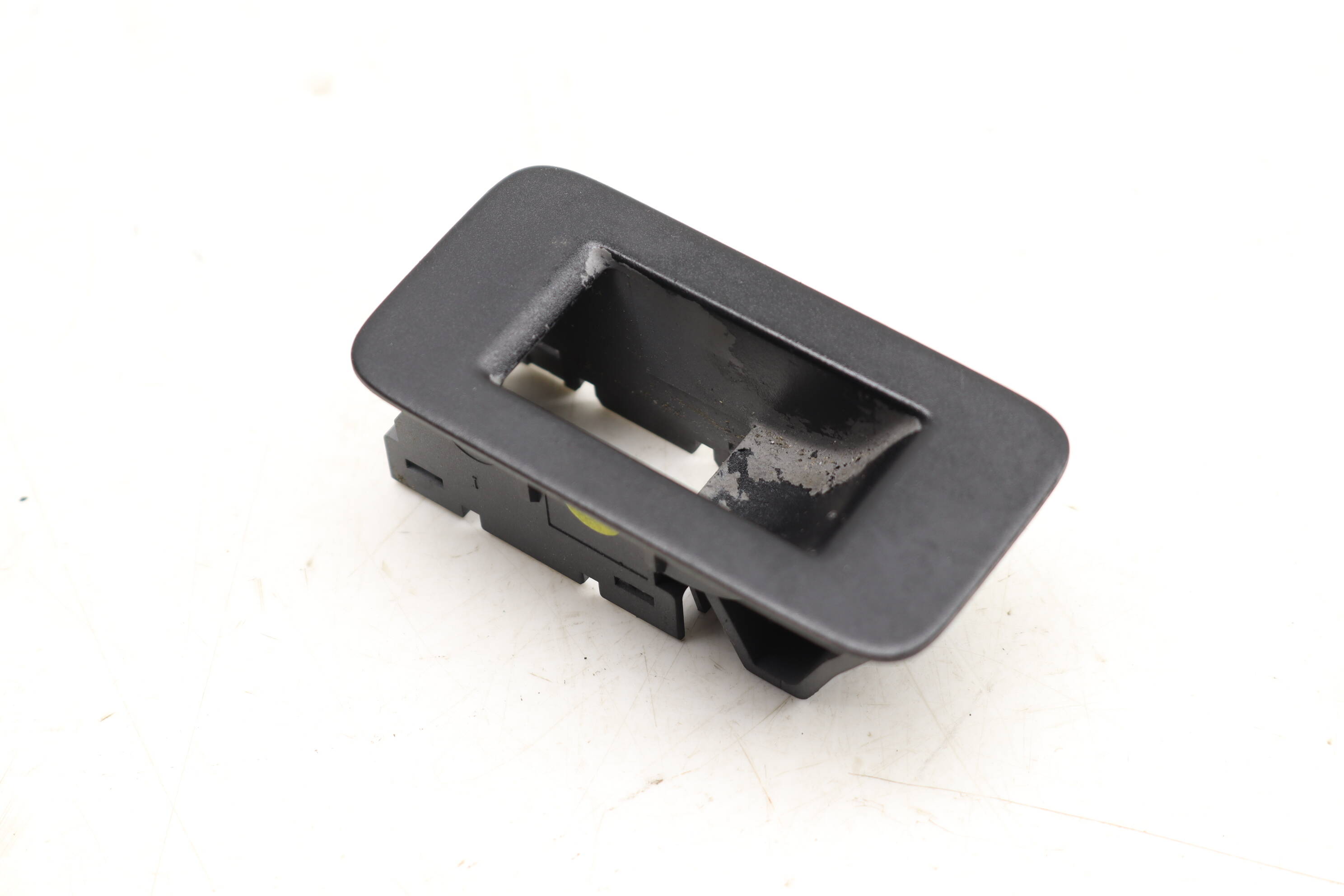 Door Window Switch Trim / Bezel 7L6959851A