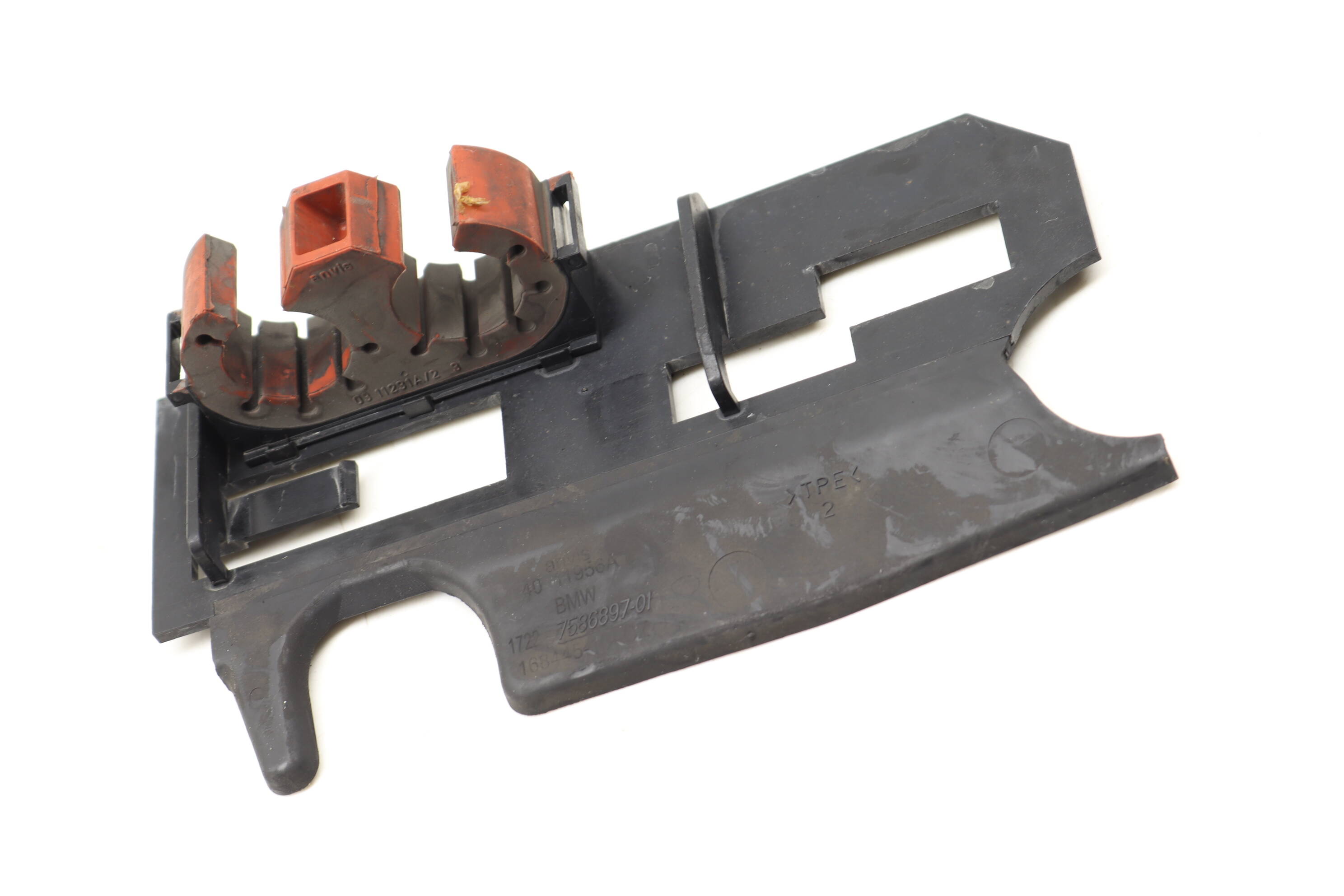 Coolant&#x20;Line&#x20;Mount&#x20;&#x2F;&#x20;Clip&#x20;17127586897