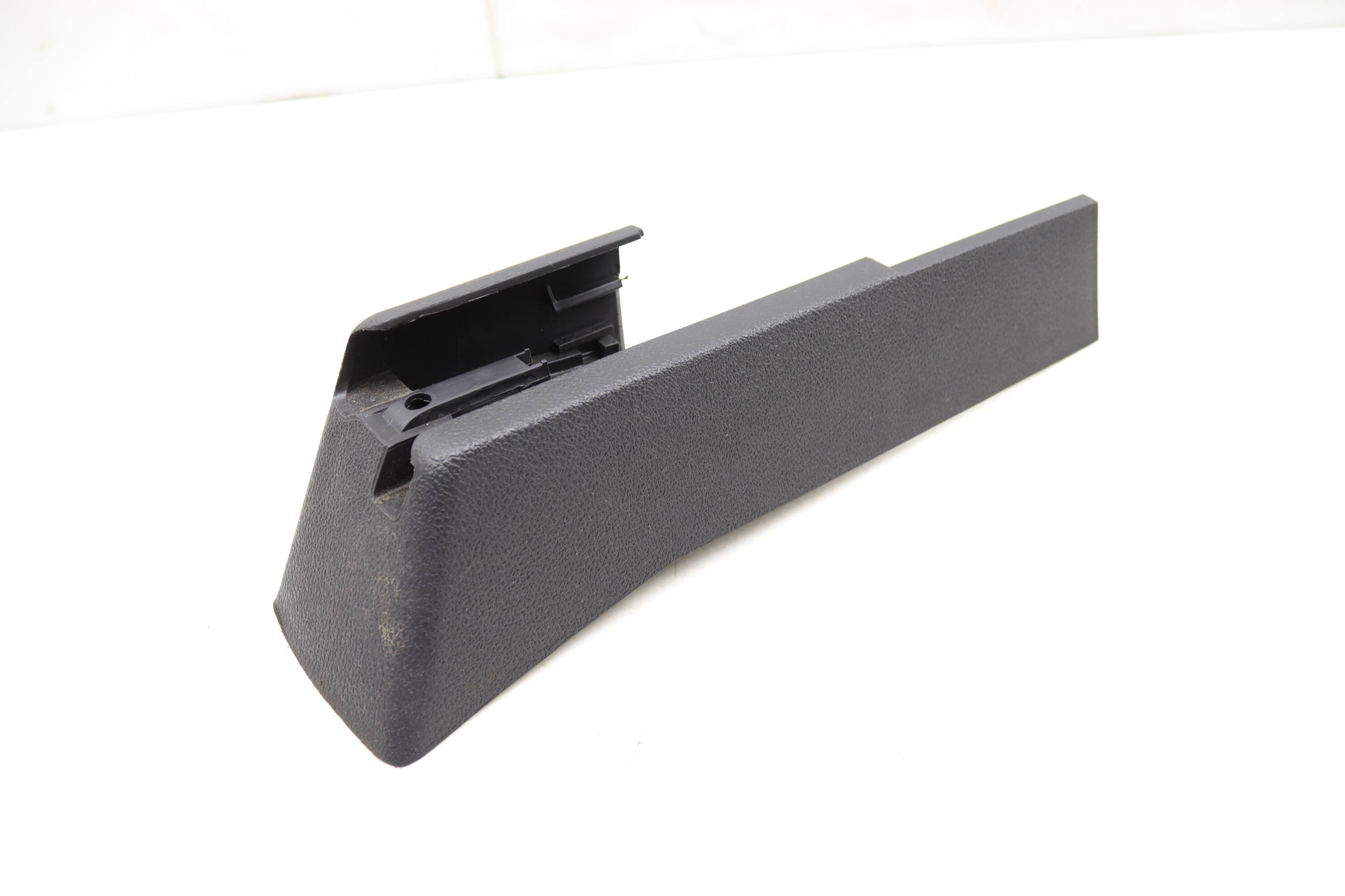 Audi Front Seat Rail Cover (Q7) 7L0881478