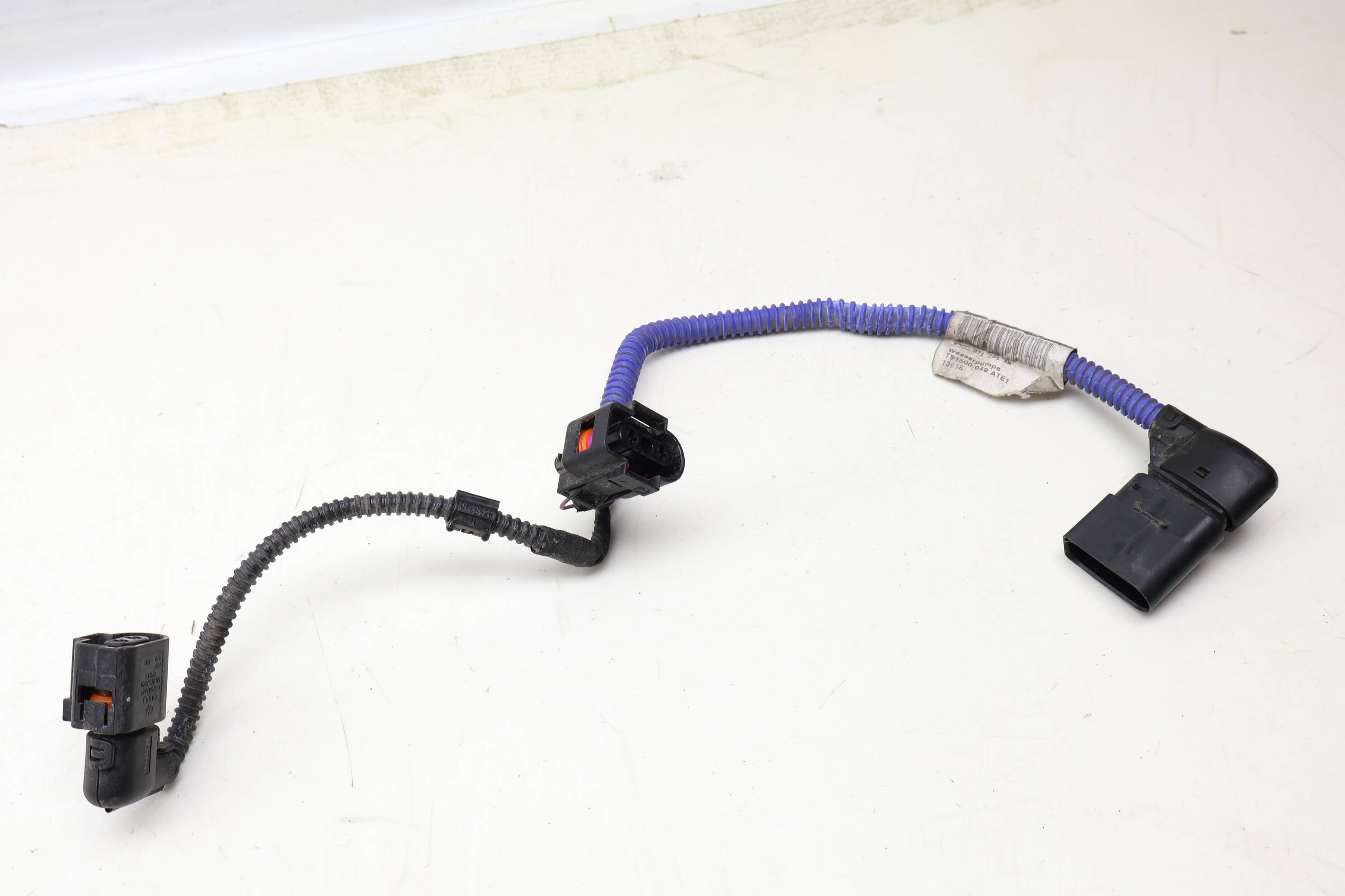 Windshield Washer Reservoir Wiring Harness 5Q0971081A