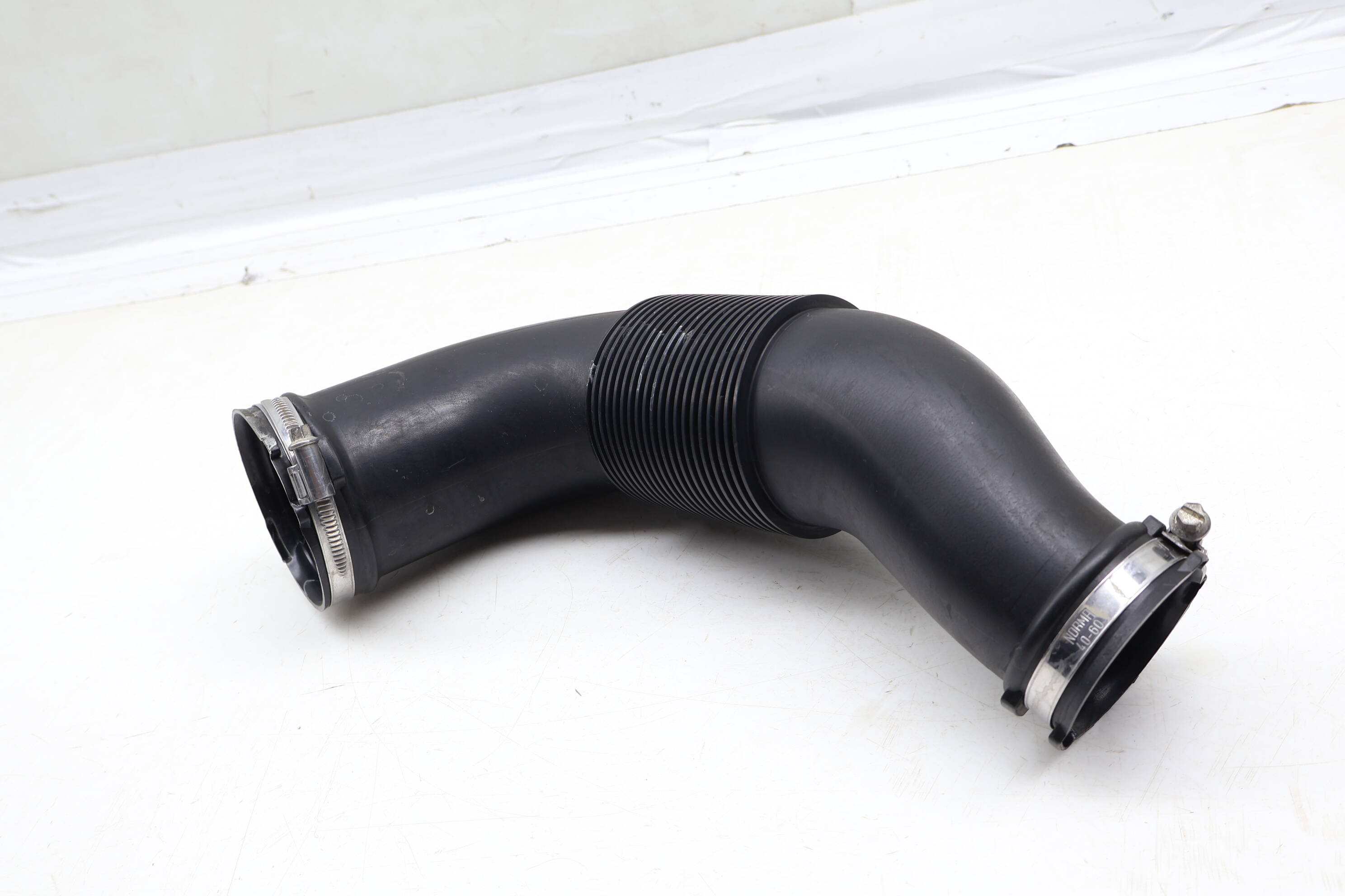 Air Intake Duct / Hose 4L0129628E