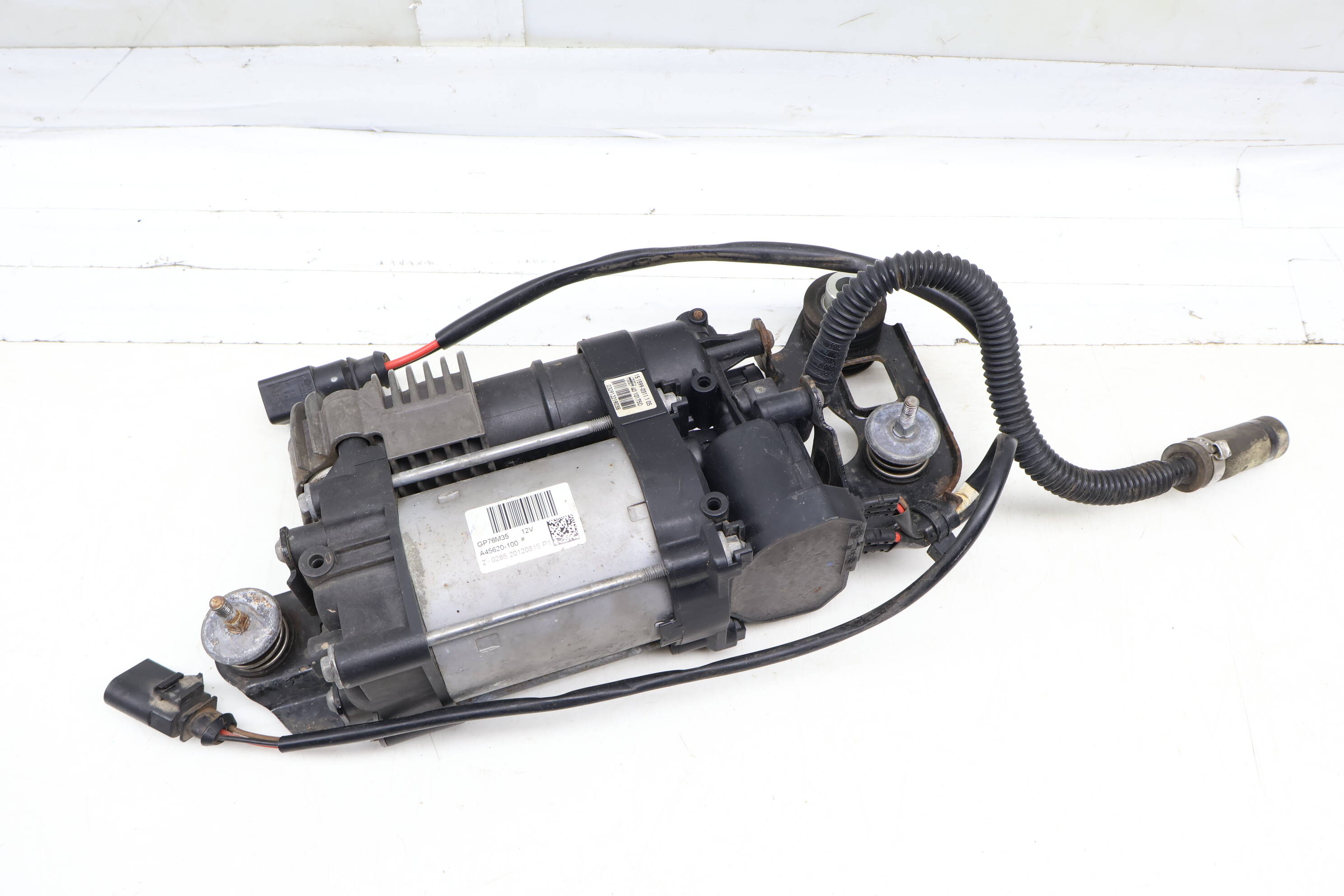 Air Suspension Compressor / Pump 7P0616006F