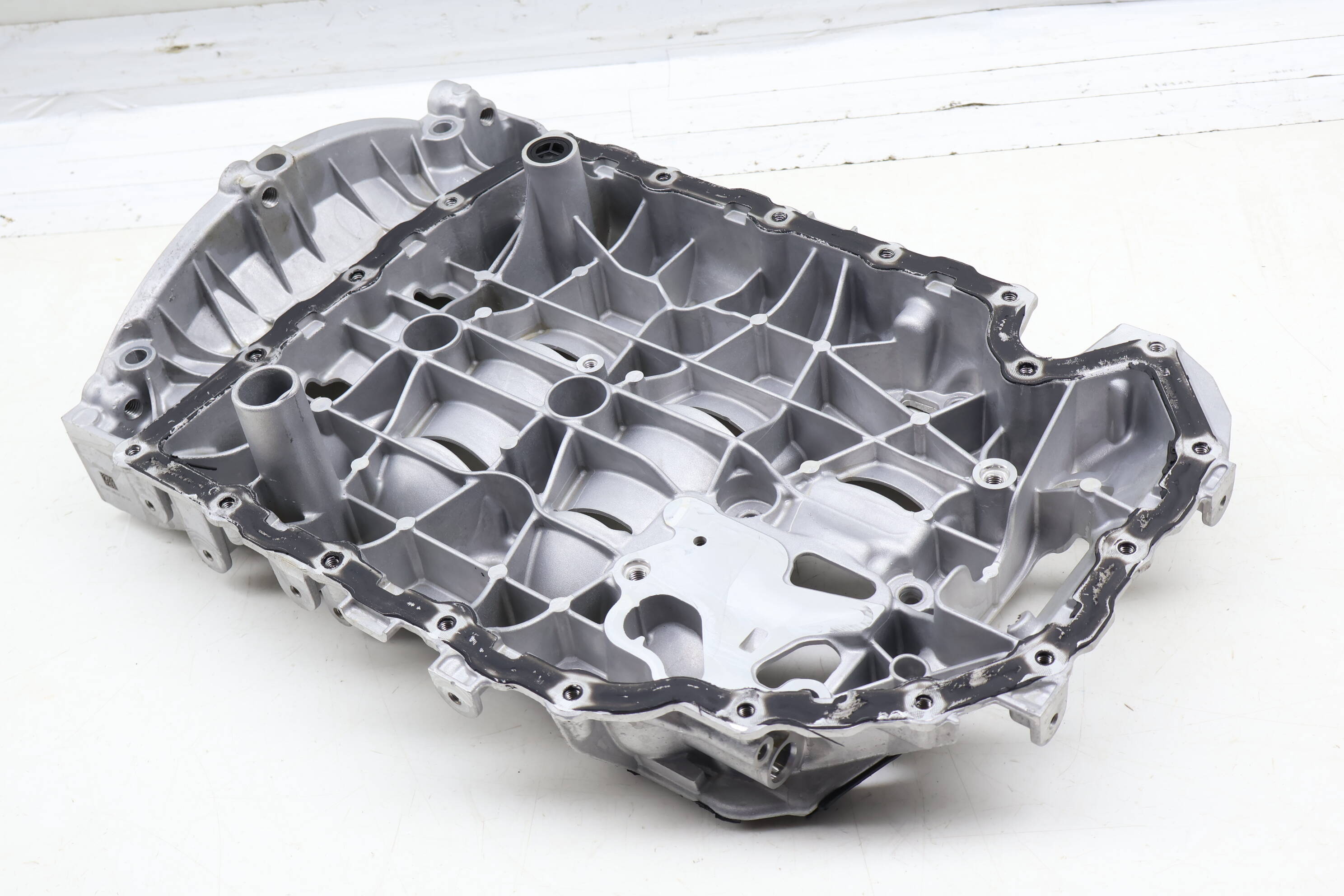 Upper Engine Oil Pan / Sump 06K103603DE