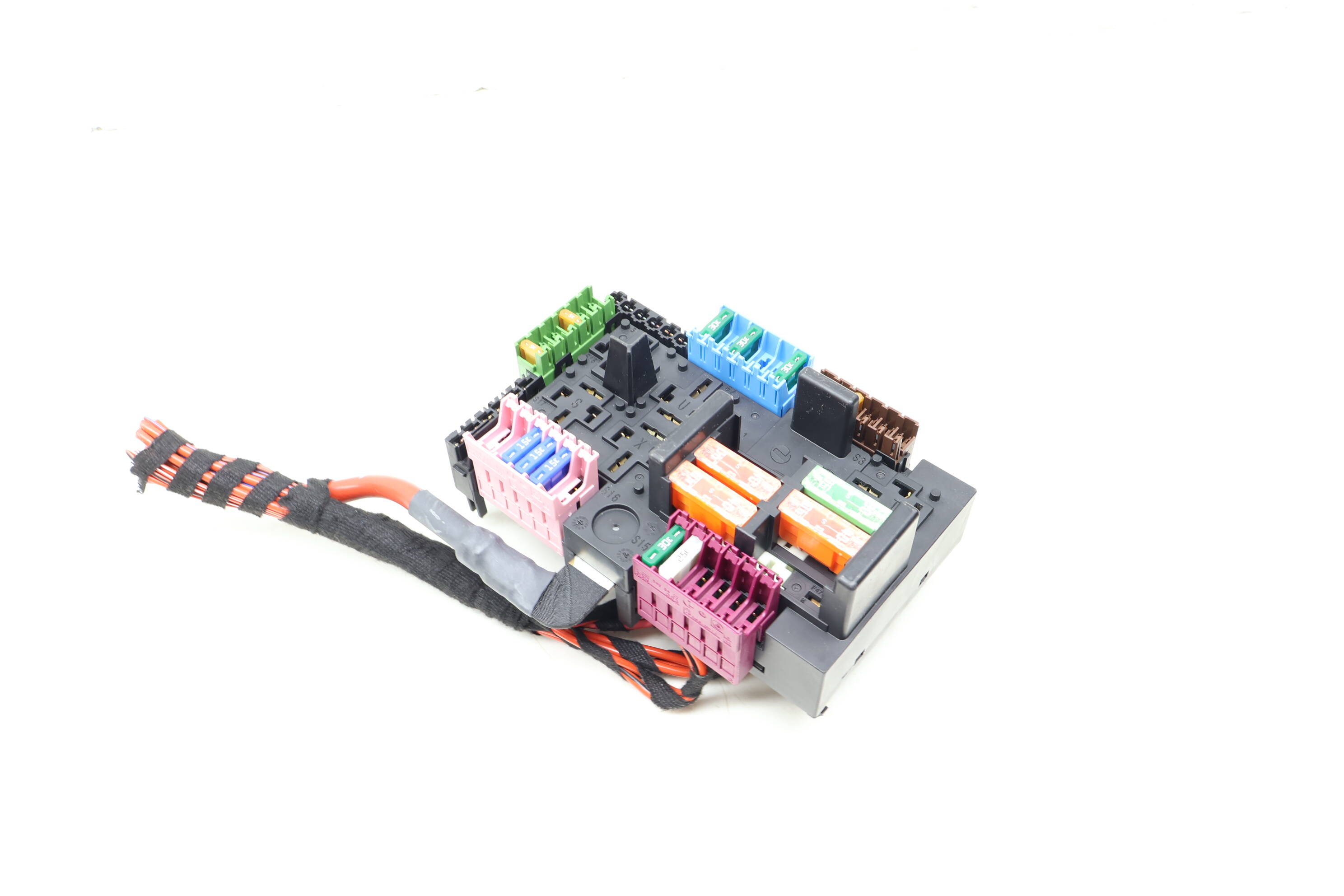 Center Relay / Fuse Box 2139068701