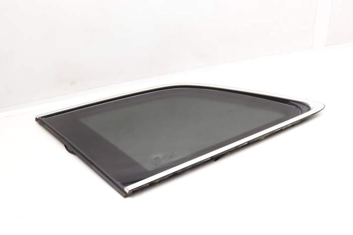 Side Quarter Window / Glass 4M0845297B main product photo