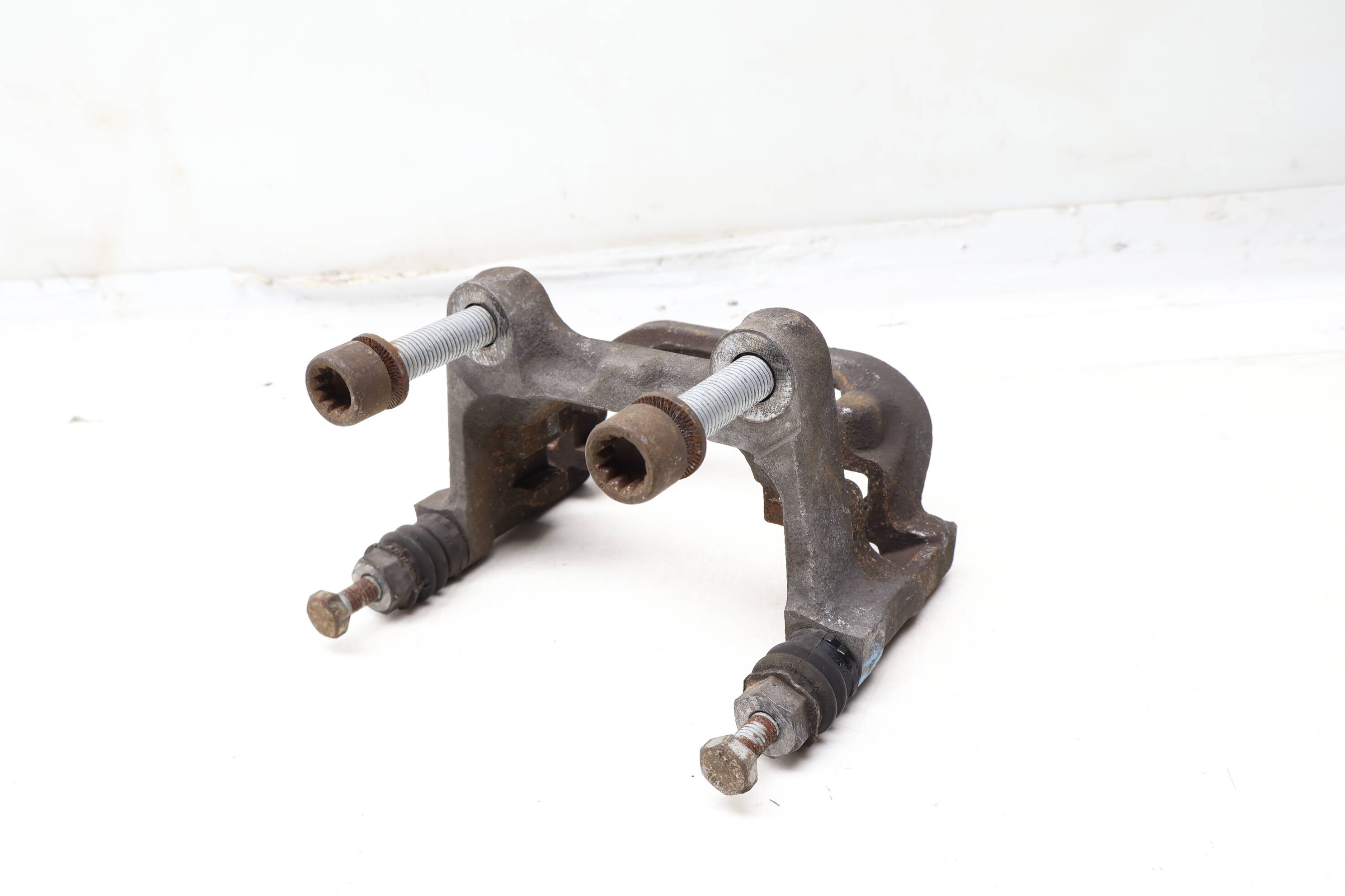 Brake Caliper Carrier / Bracket 5QM615425A