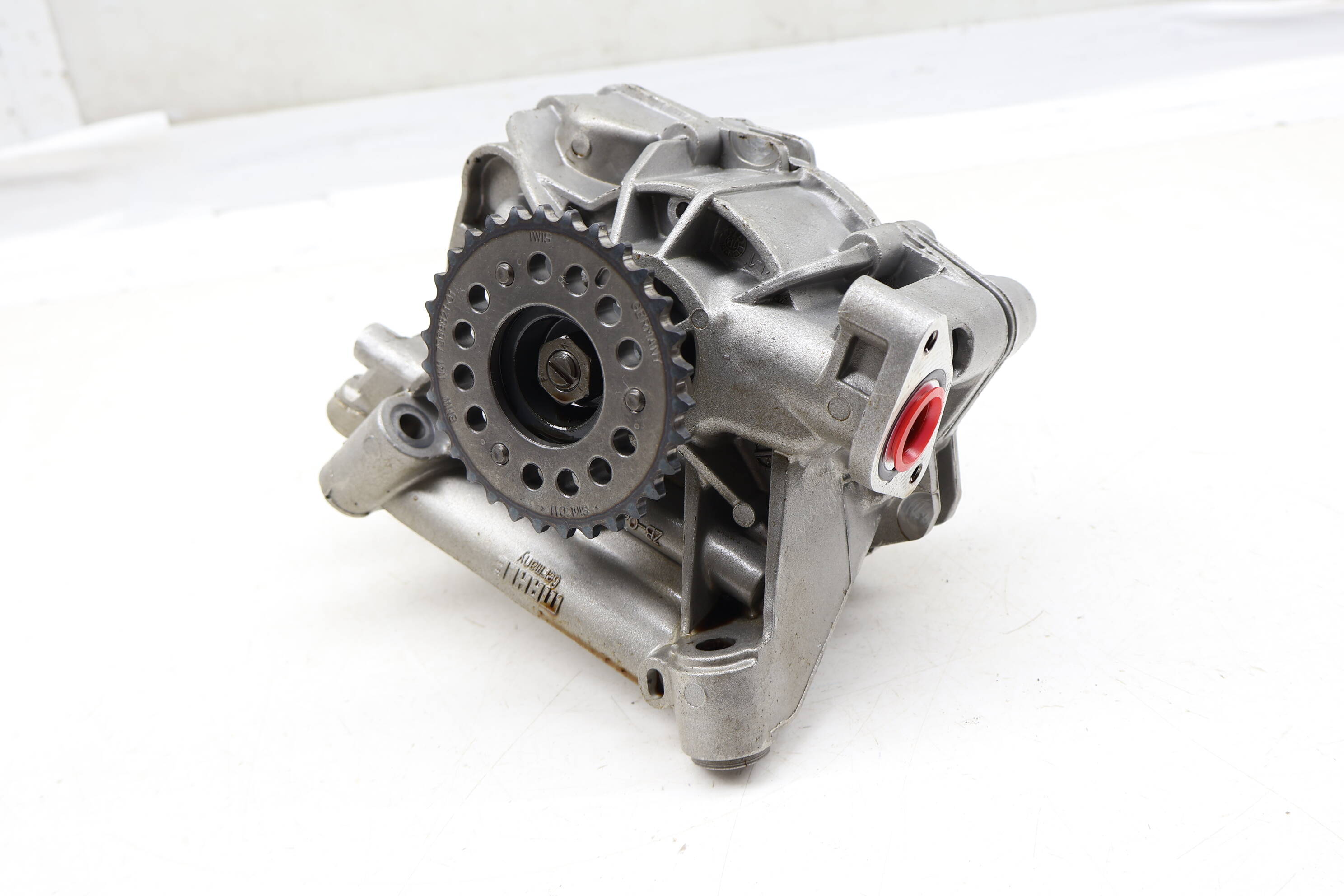 Engine Oil Pump 11418601072